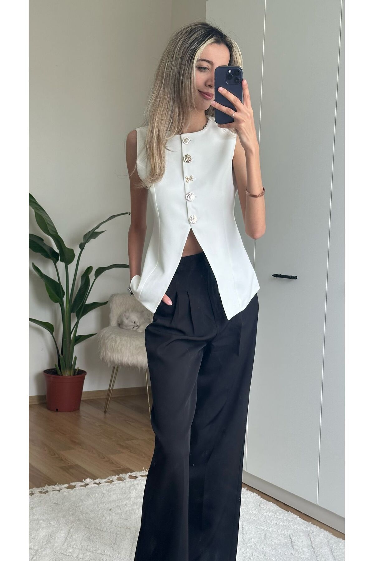 MODA Kadın Bisiklet Yaka Gold Düğme detaylı Astarlı Dokuma Yelek