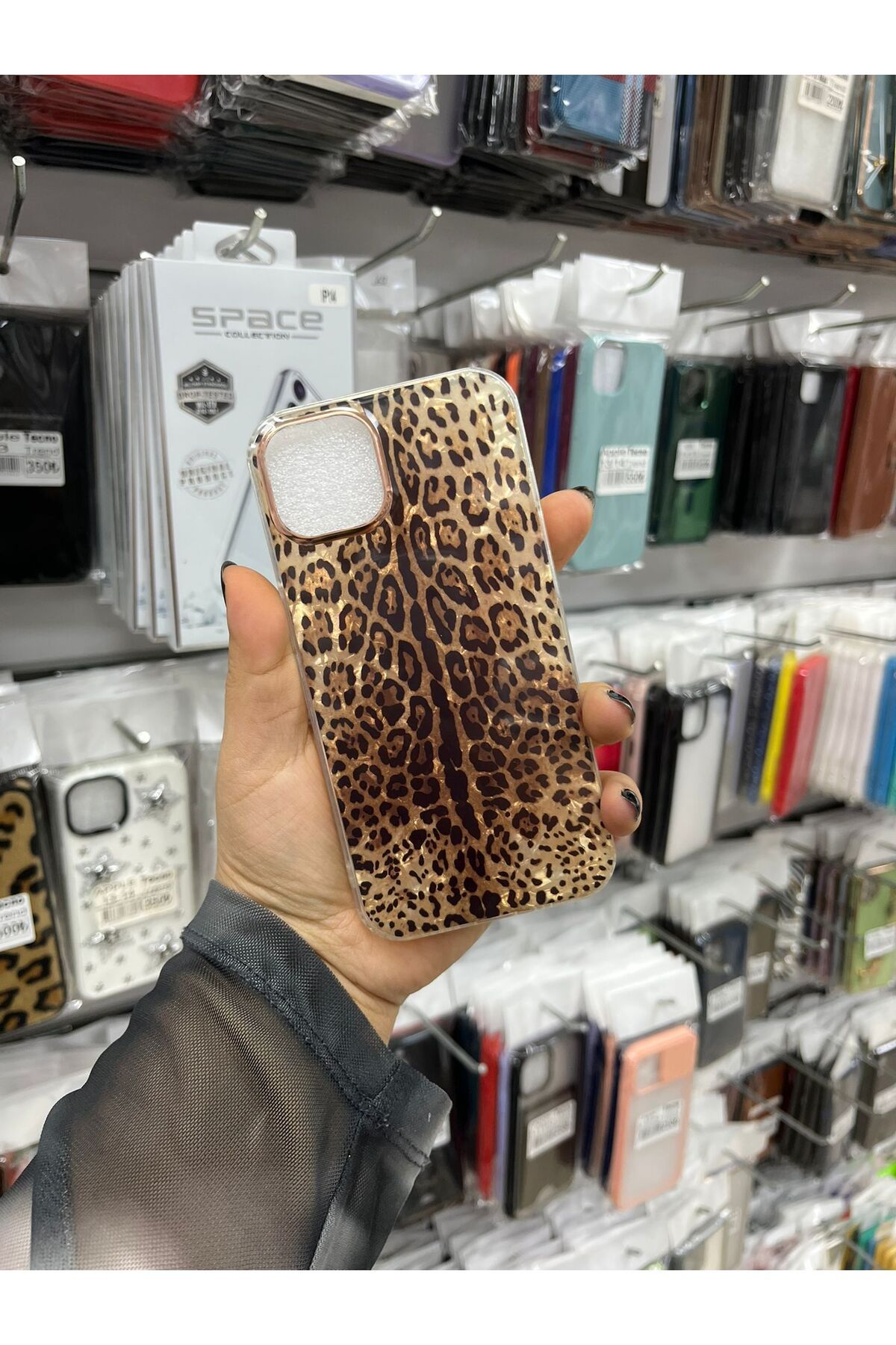 TECNOTREND Apple iPhone 13/14 Uyumlu leopar desenli silikon kılıf