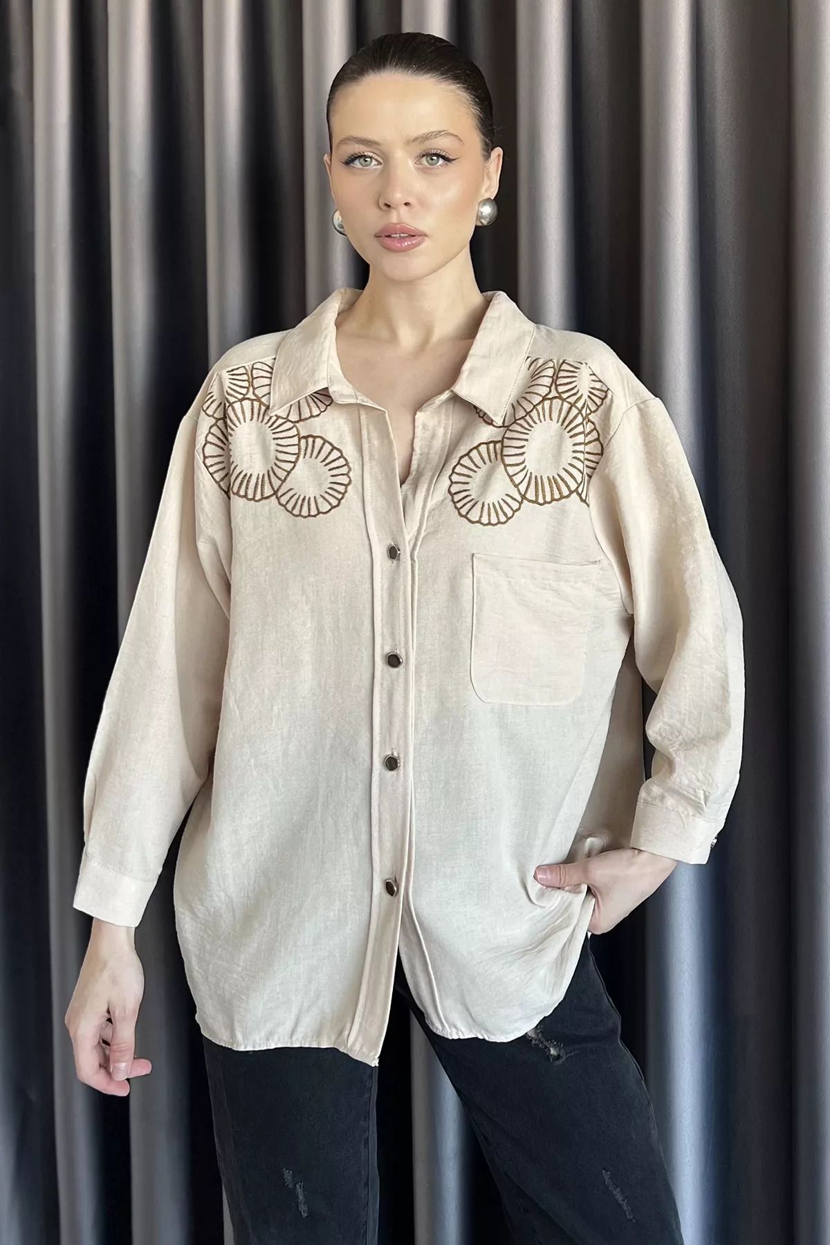 GÜLSELİ Taş Kadın Nakışlı Oversize Gömlek