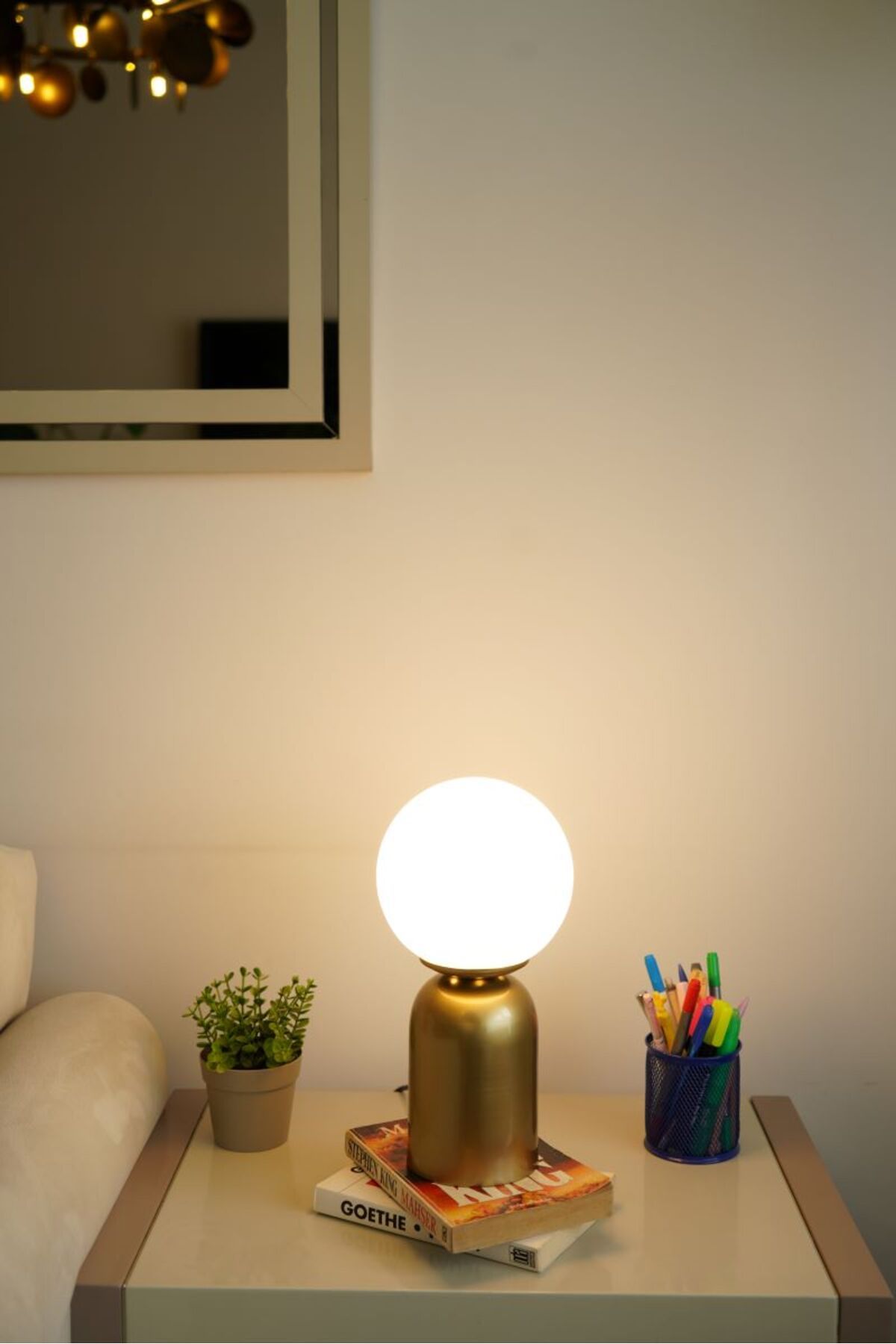 retro home design Eskitme Ayaklı Beyaz Opal Camlı Masa Lambası Abajur 1 Adet Salon Yatak Odası