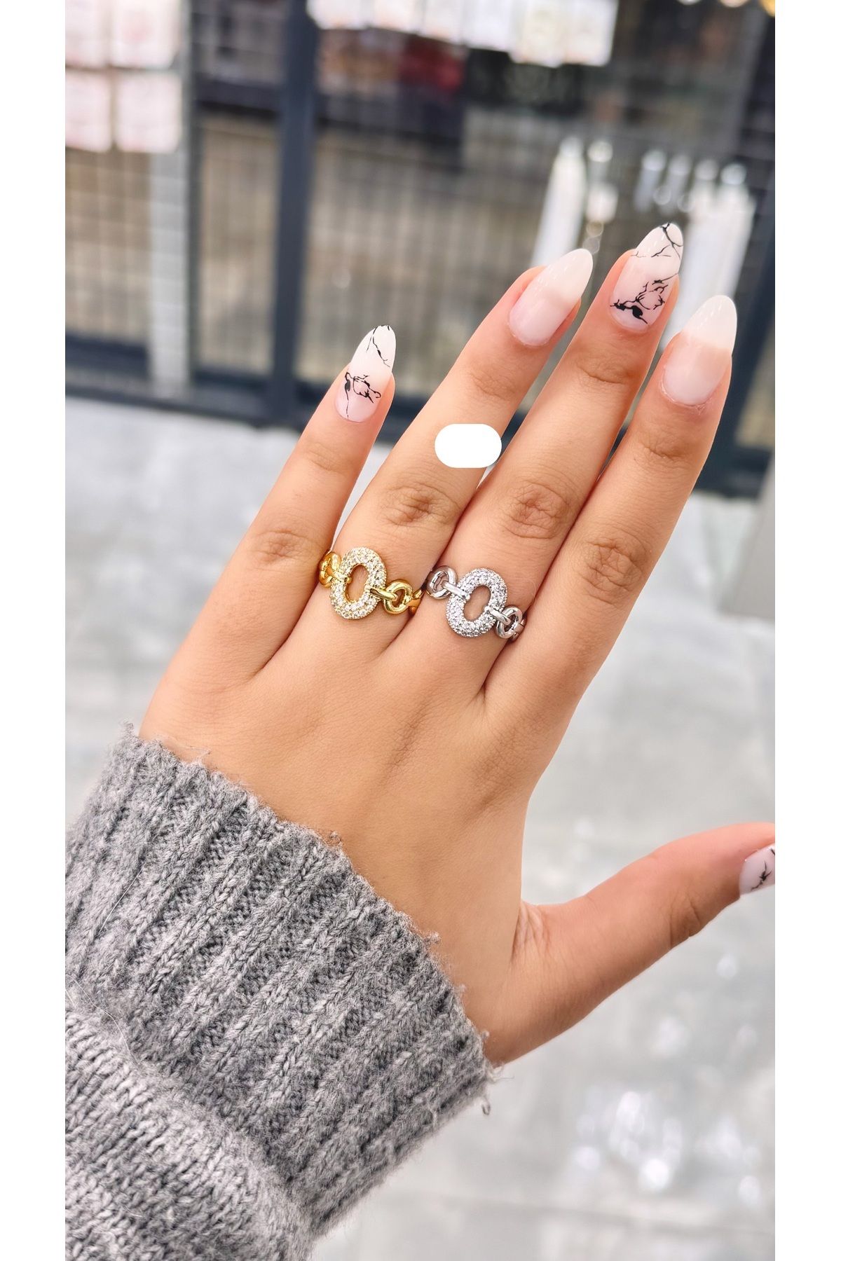 THULIA OVAL TAŞLI YÜZÜK