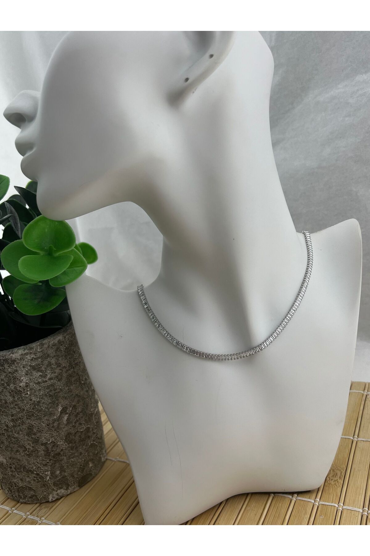 Venom Boutique Bijouterie Accessory VIP 40+5 cm Ayarlanabilir Baguette Taşlı Kolye – Gümüş & Altın Renk Seçenekli Suyolu