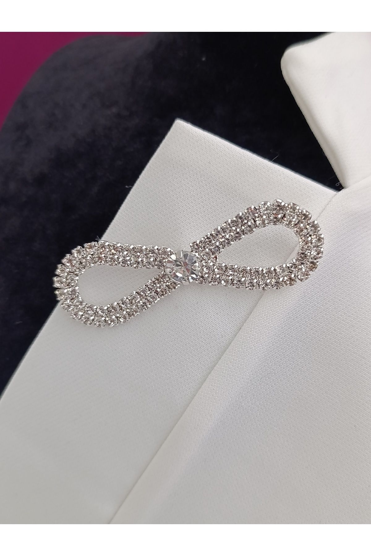 Zanora Kristal taşlı broş fiyonk gümüş