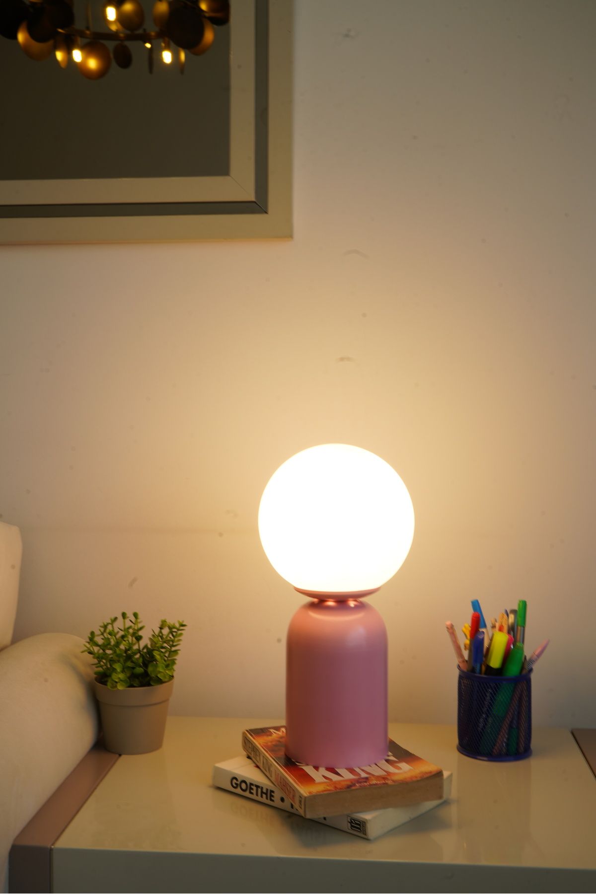 retro home design Pembe Ayaklı Beyaz Opal Camlı Masa Lambası Abajur 1 Adet Salon Yatak Odası