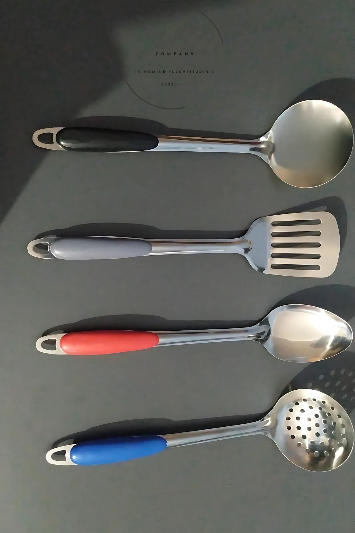 FORSEİ LUCA 4'lü Yanmaz Yapışmaz Mutfak Yemek Servis Seti Dayanıklı Kepçe Kevgir Spatula Kaşık