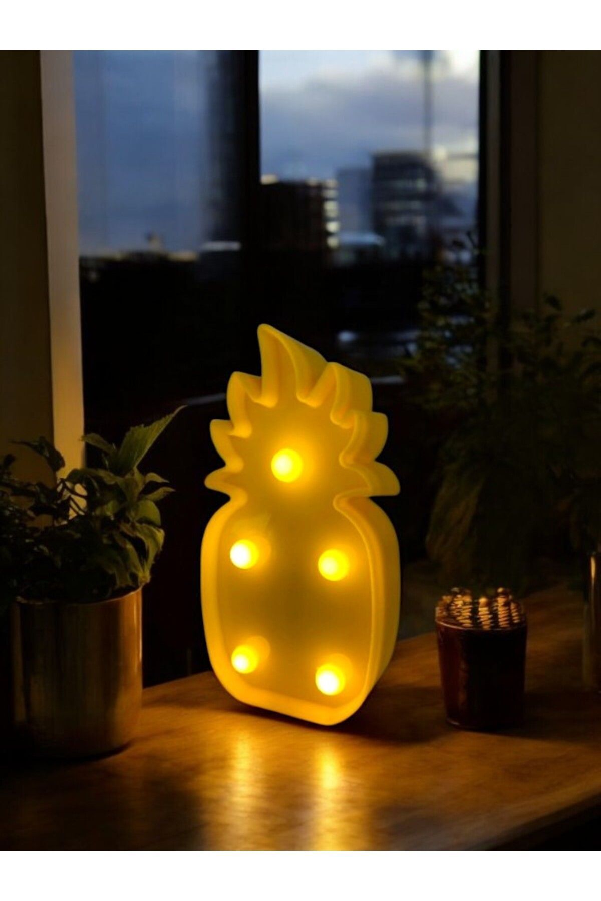FFM Mini Ananas LED Dekor Lamba – Tropikal Masa Üstü Gece Lambası, Renkli Dekoratif Aydınlatma Işığı