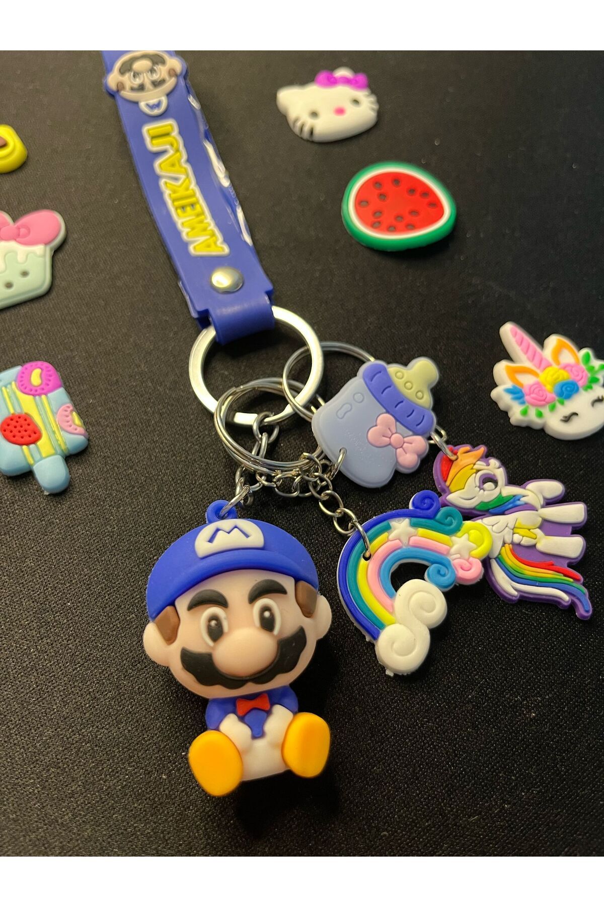 Antin Kuntin Mavi Mario 3D Anahtarlık Charm Set 1 Adet 3D + 3 Adet Mini Anahtarlıkla Gelir