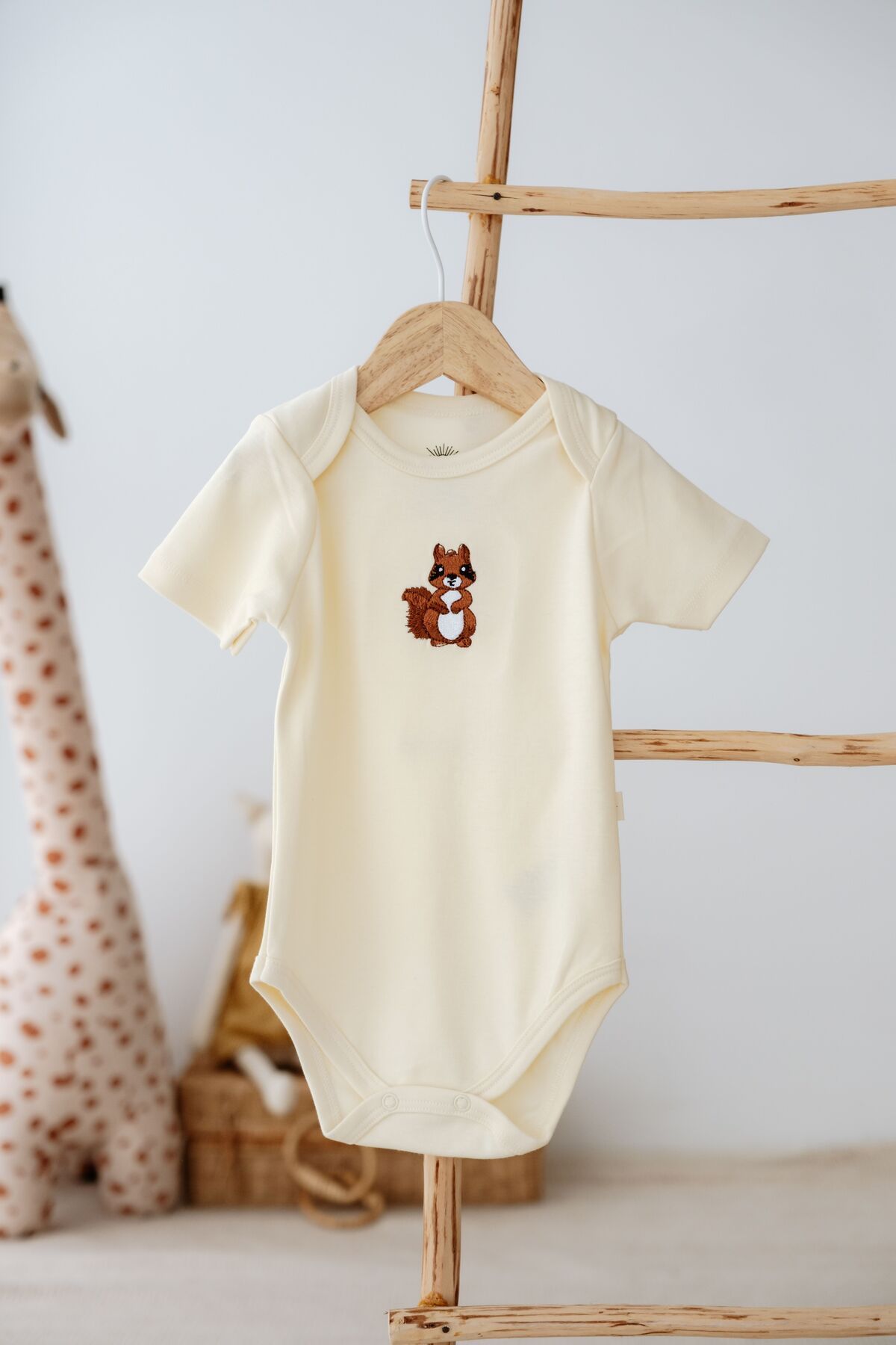 Frelida Baby & Kids %100 Pamuklu Sevimli Tavşan Nakışlı Kısa Kollu Tek Üst