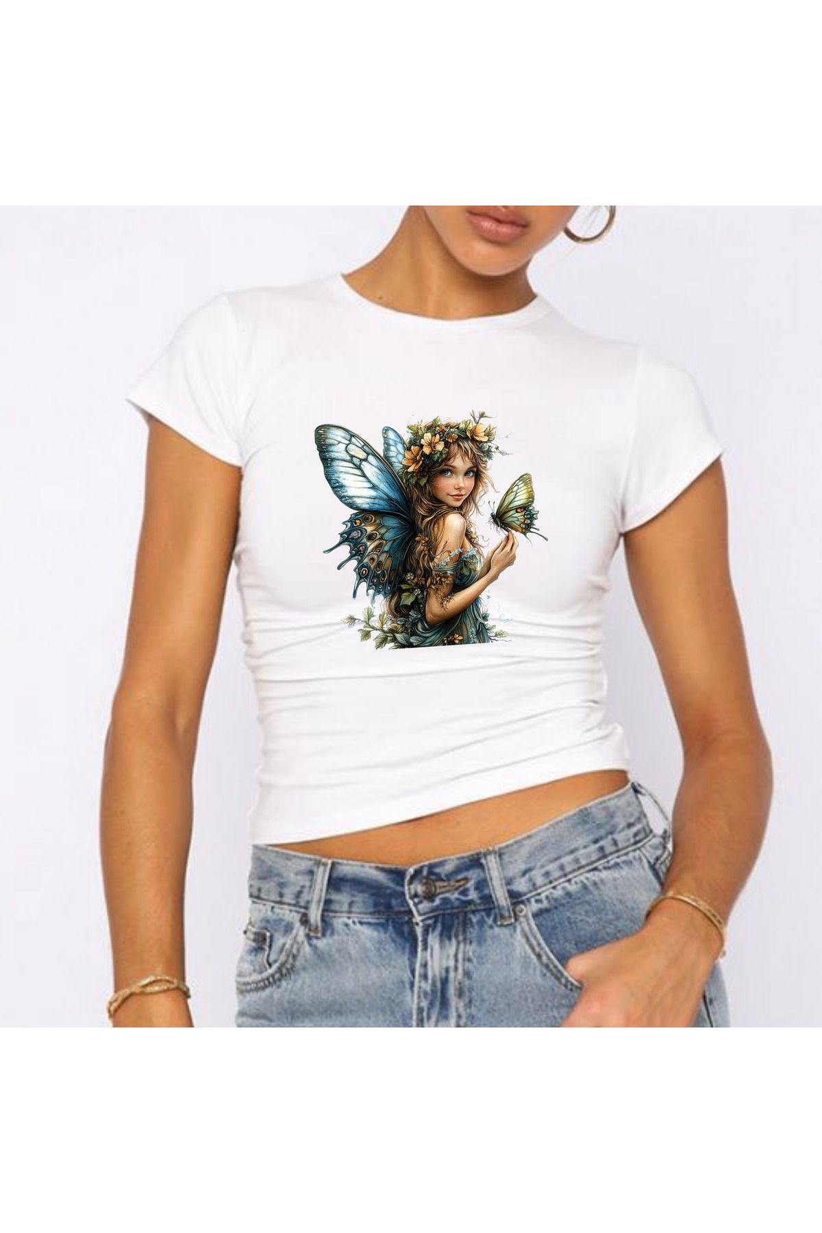 JadenJoy Elinde Kelebek Olan Peri Figürlü Beyaz Baby Tee Crop