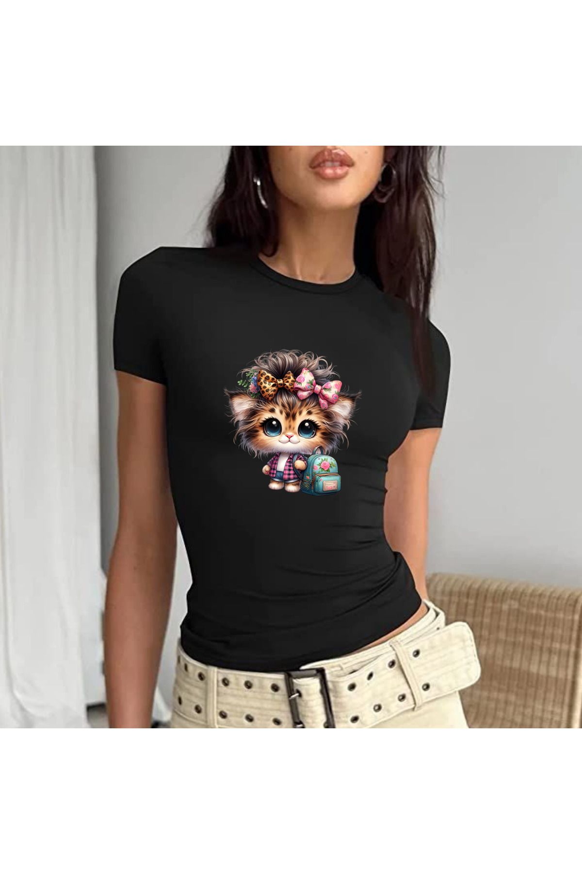 JadenJoy Leopar Fiyonklu Kedicik Figürlü Beyaz Baby Tee Crop