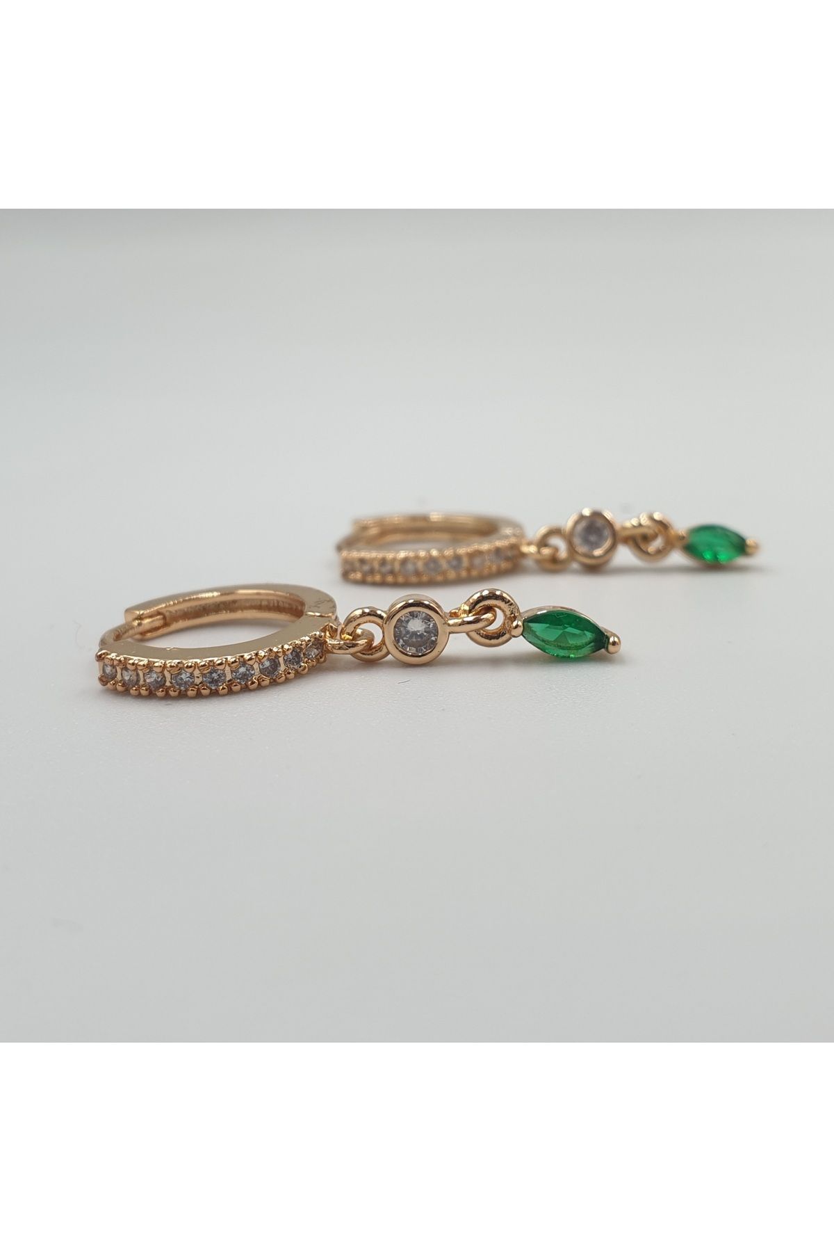 SE Jewellery Collection Selin Ersoy Xuping Yeşil Zirkon Taş Detaylı Sallantılı Xuping Küpe - Kararmaz (3 cm)