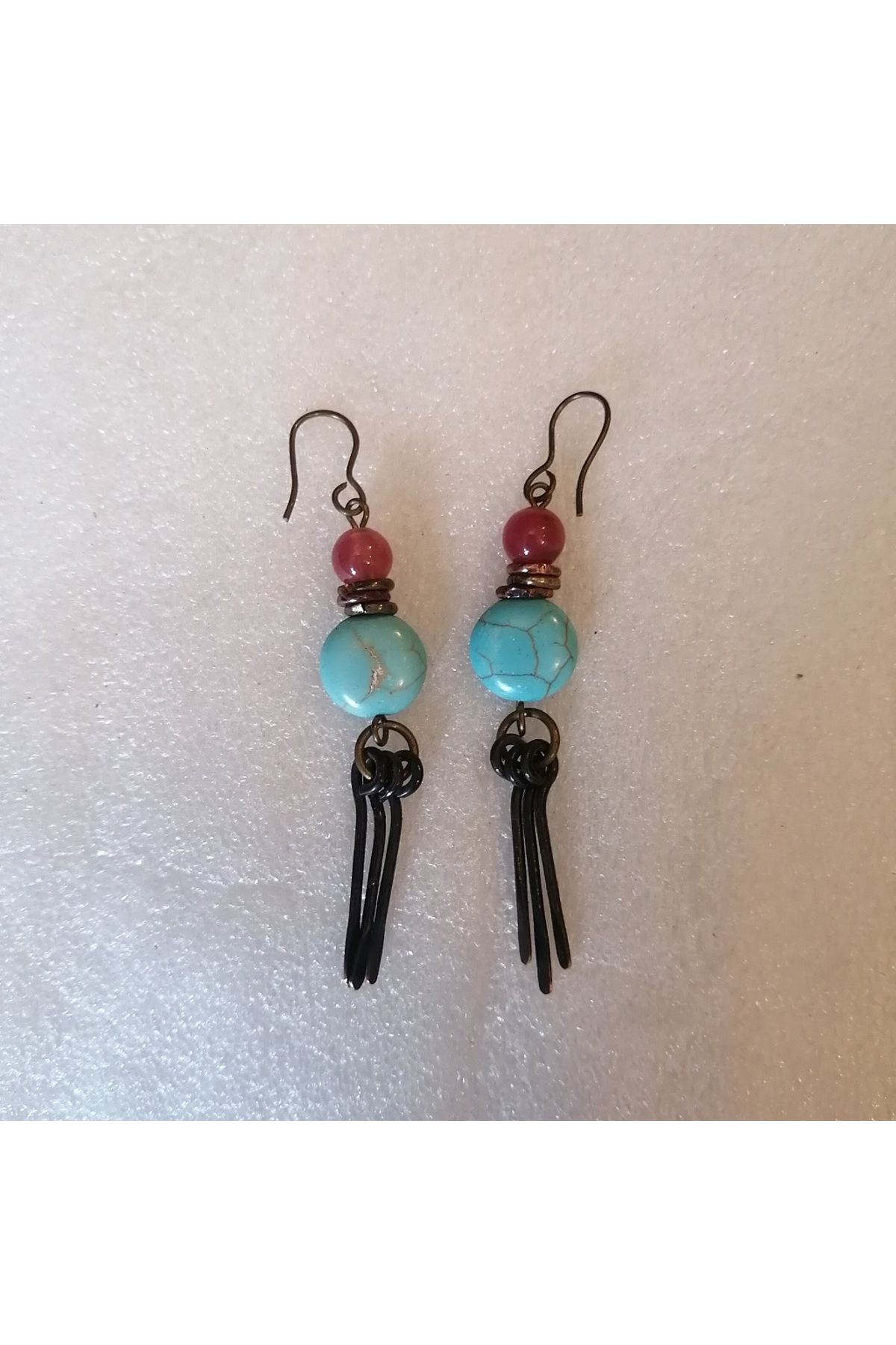 Butik Tülin Otantik el yapımı pirinç doğal turkuaz taşlı boncuklu uzun çubuk sallantılı küpe 7.5x1.3 cm Hint