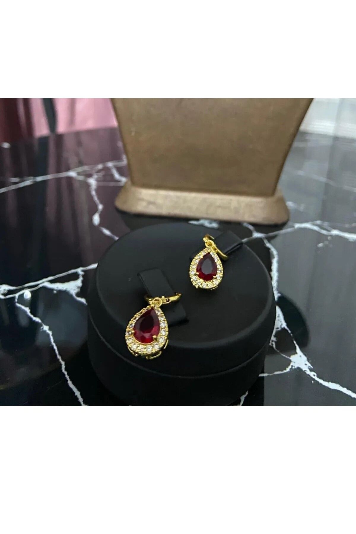 Mekanik store Kırmızı Zirkon Taşlı Küpe Seti