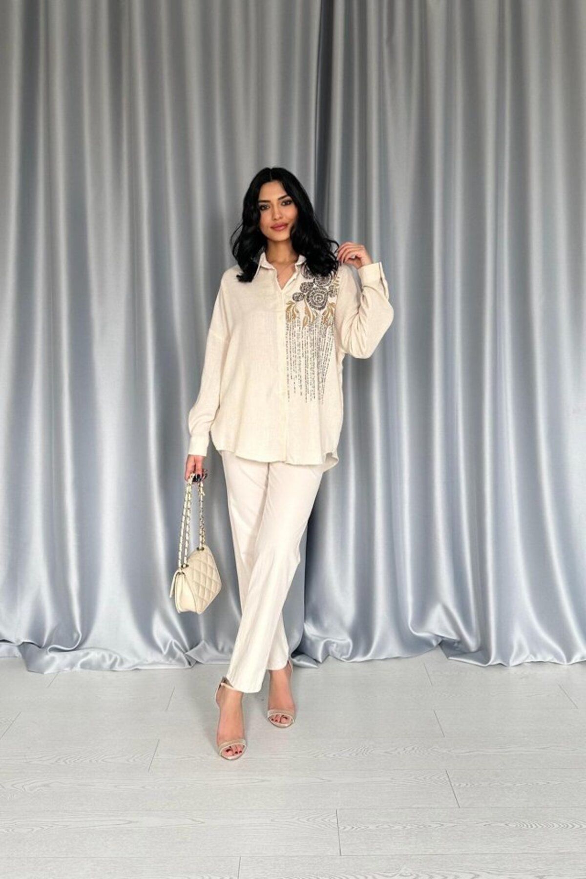 ARUZ MODA Krem Pulpayet Nakışlı Bedensiz Gömlek