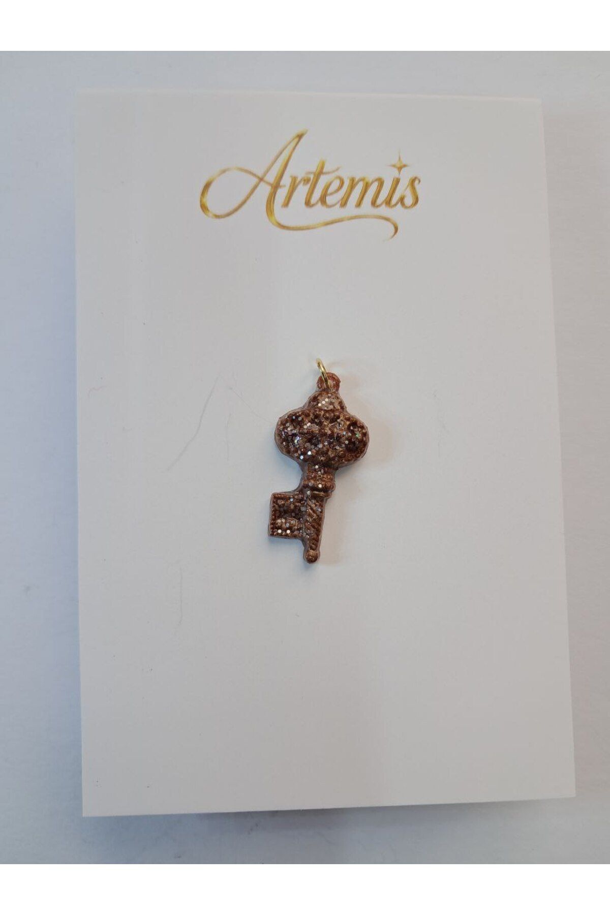 ARTEMİS El Yapımı Anahtar Tasarımlı Reçine Kolye