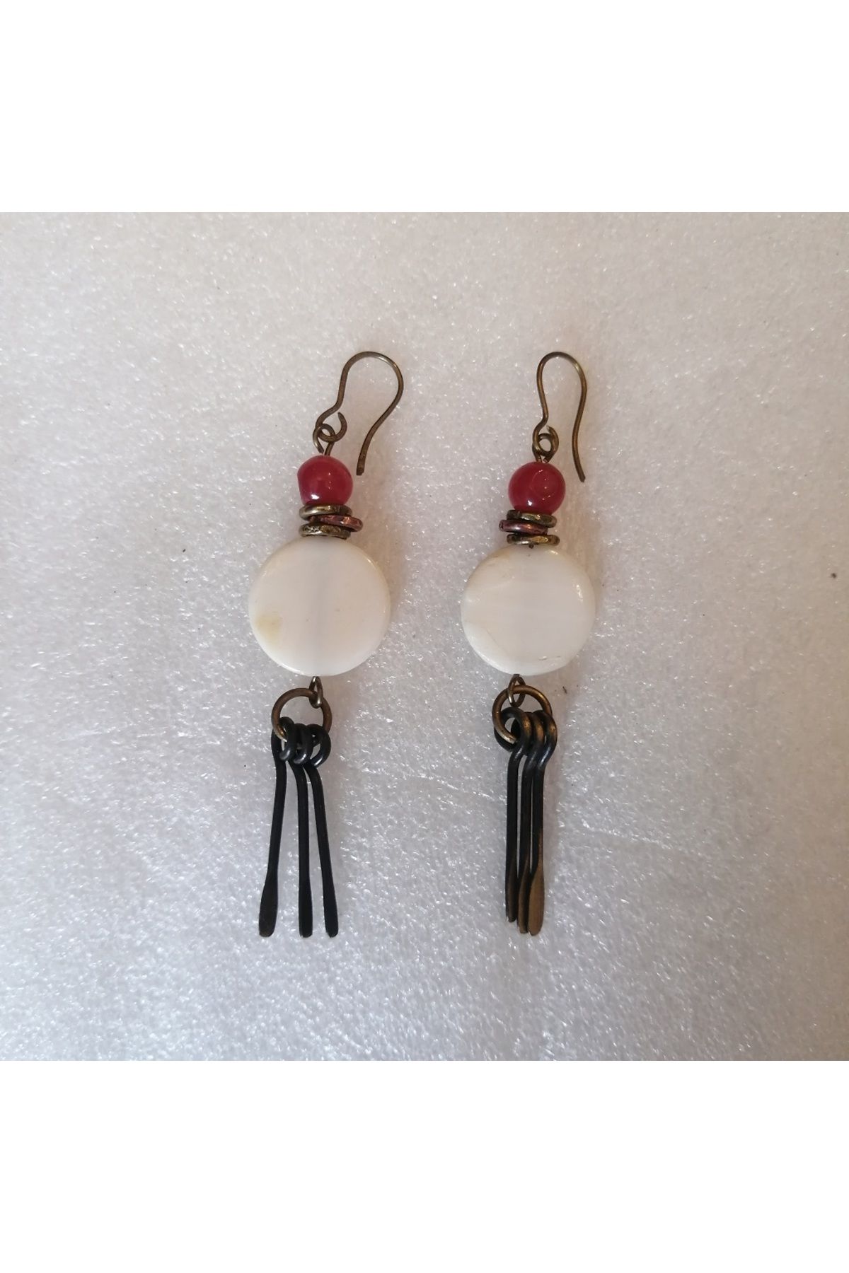 Butik Tülin Otantik el yapımı pirinç doğal taşlı boncuklu uzun çubuk sallantılı küpe 8x1.8 cm Hint Malı