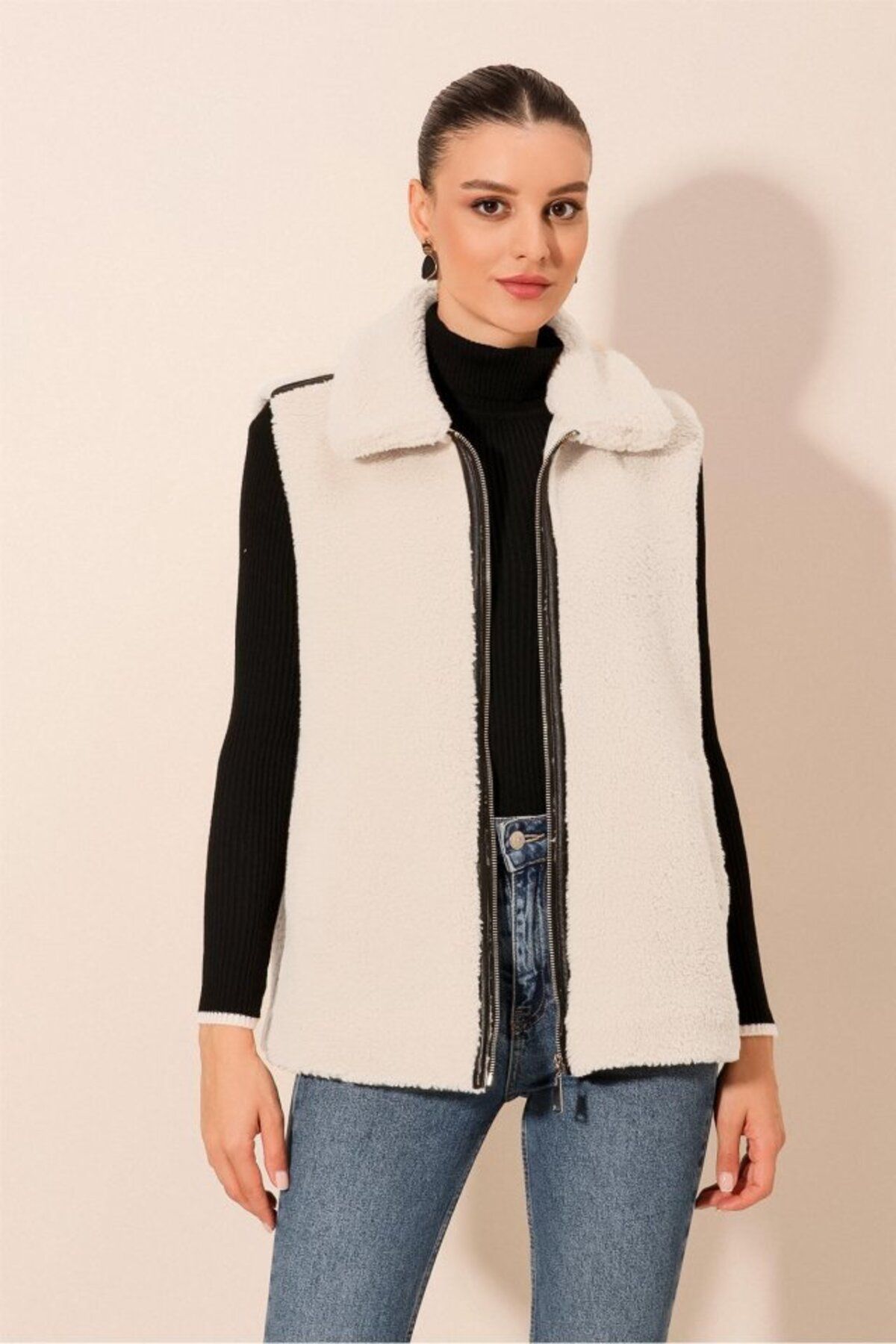 ARUZ MODA 6793 Peluş Yelek - Beyaz