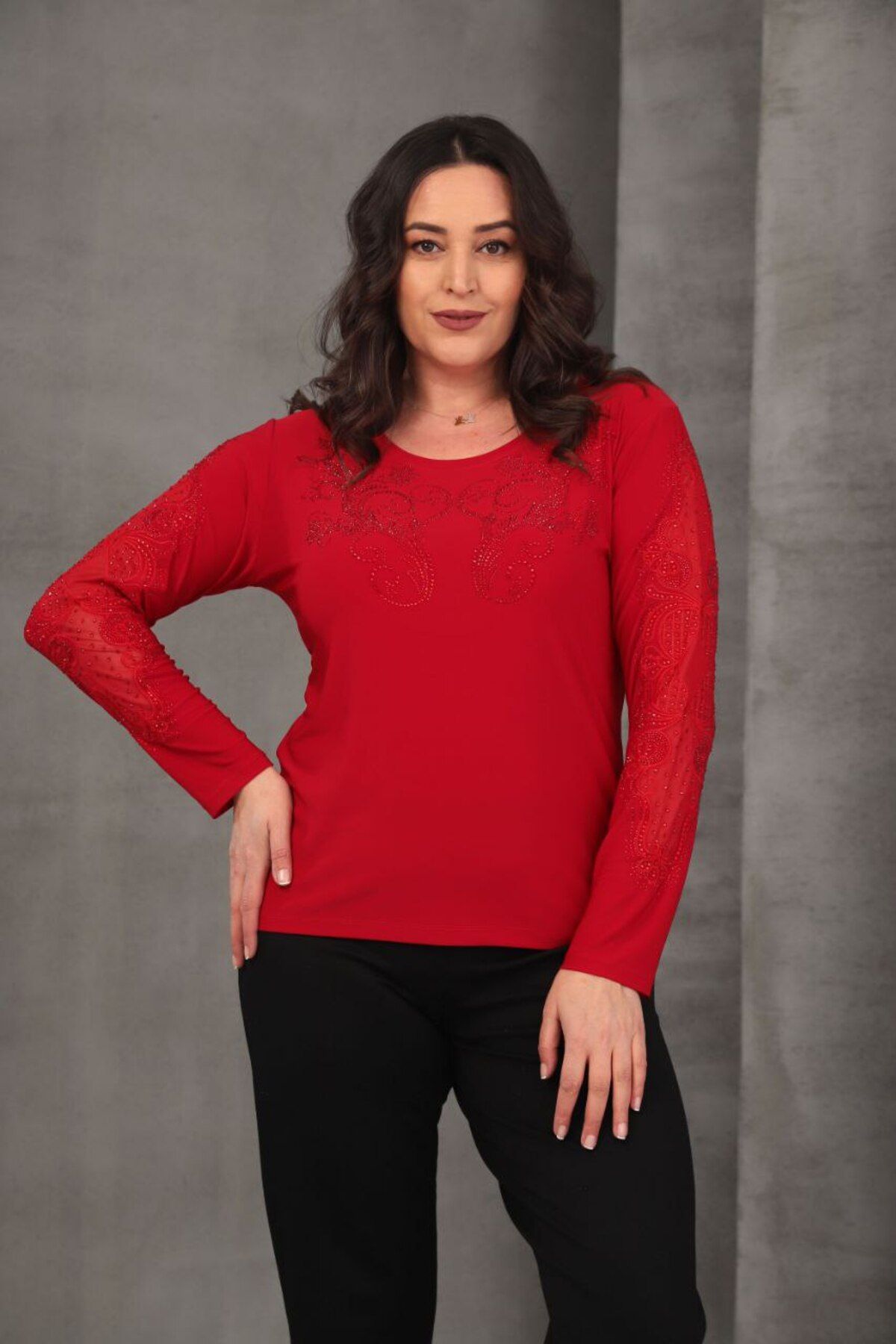 YMN COLLECTİON KADIN BÜYÜK BEDEN SANDY KUMAŞ,BİSİKLET YAKA,NAKIŞLI KOL,TAŞ SÜSLEMELİ BLUZ