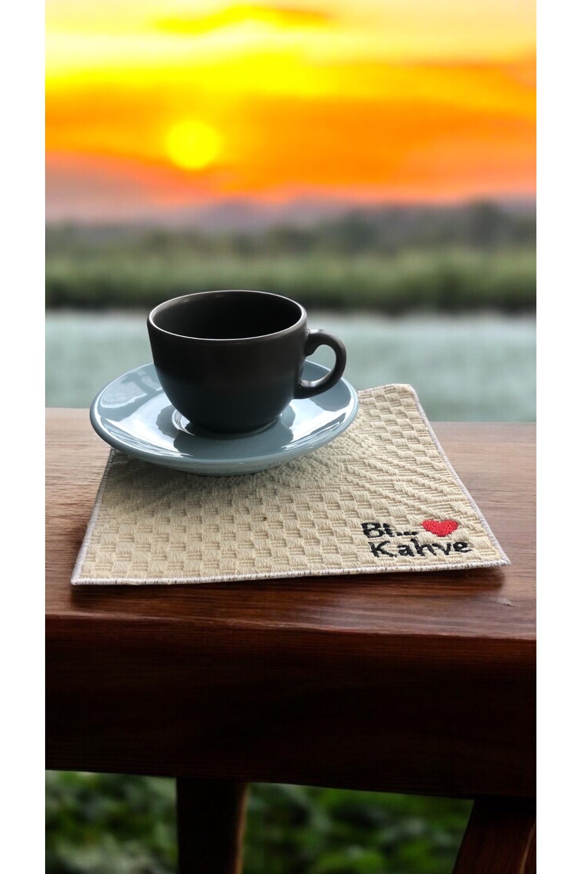 Mavi Masal Bi Kahve Nakışlı Sunum Peçetesi Keten Kahve Sunumluk ( 1 Adet )