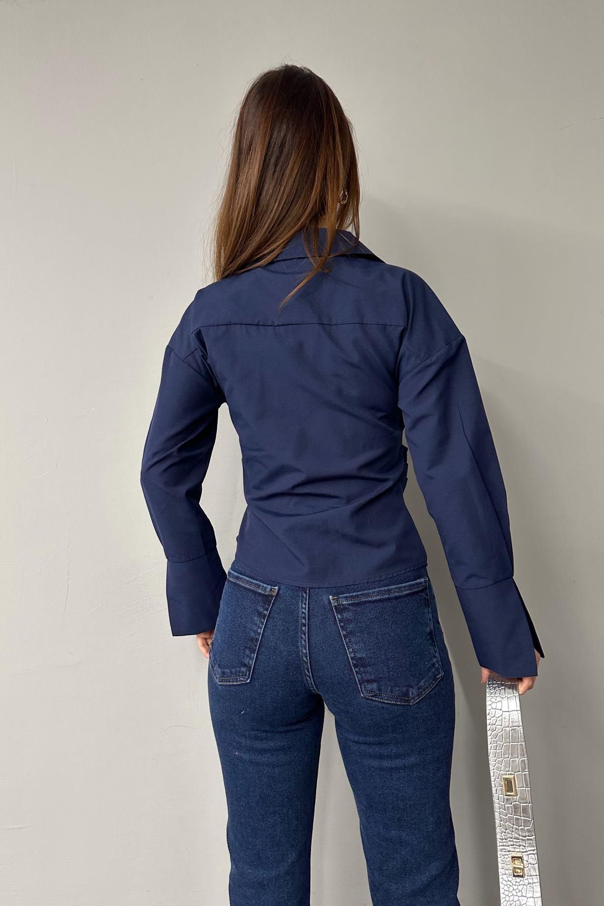 lizge giyim-Crossed Collar Shirt with Front Tie 5