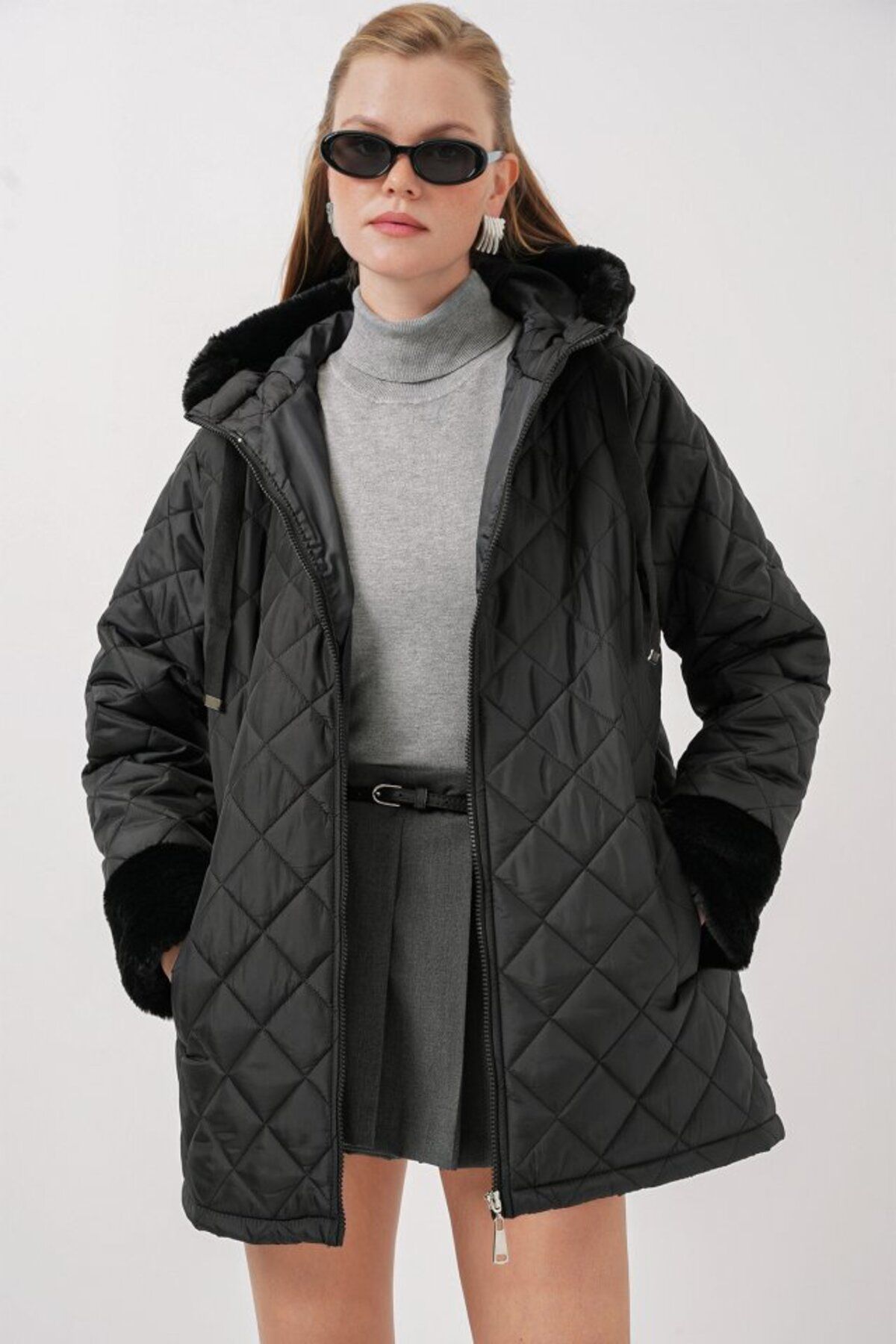 ARUZ MODA 5197 Kapüşonlu Kapitone Mont - Siyah