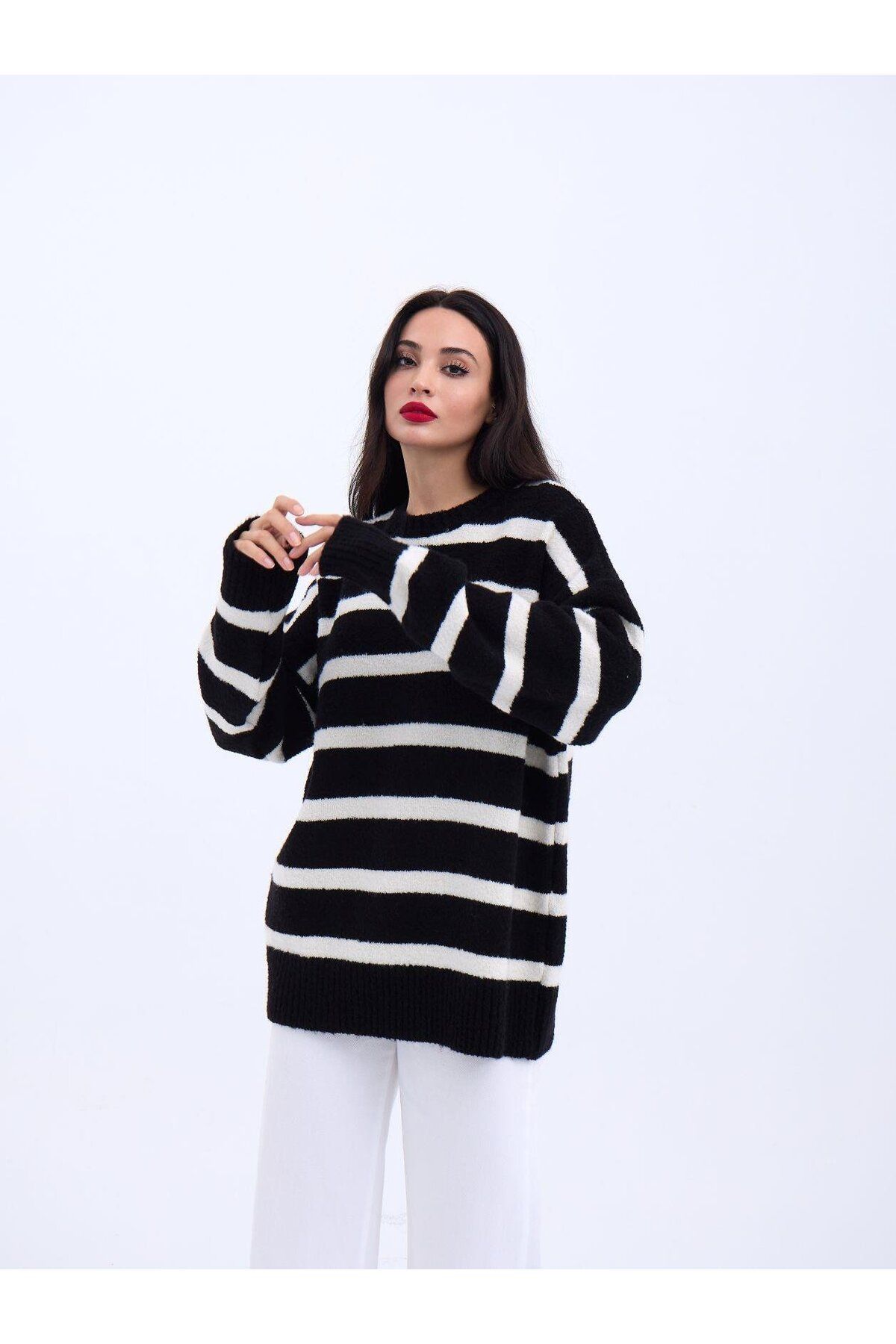 ARUZ MODA 43111 TRİKO ÇİZGİLİ SALAŞ KAZAK-SİYAH-EKRU