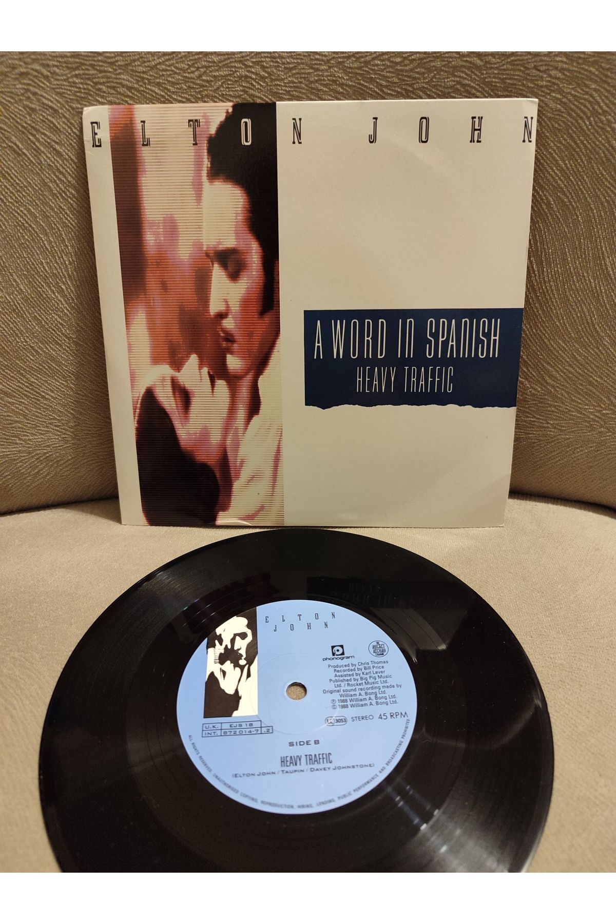 Plakperest ELTON JOHN - Word In Spanish 1988 İngiltere Basım 45lik Plak 2.el