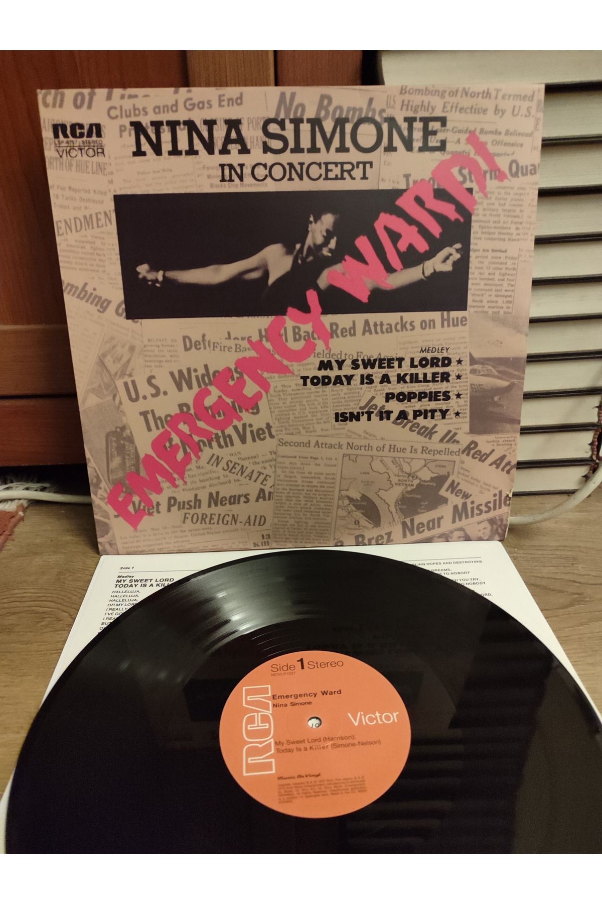 Plakperest NINA SIMONE - EMERGENCY WARD / In Concert - 2014 EU Basım 33lük LP Plak 2.EL