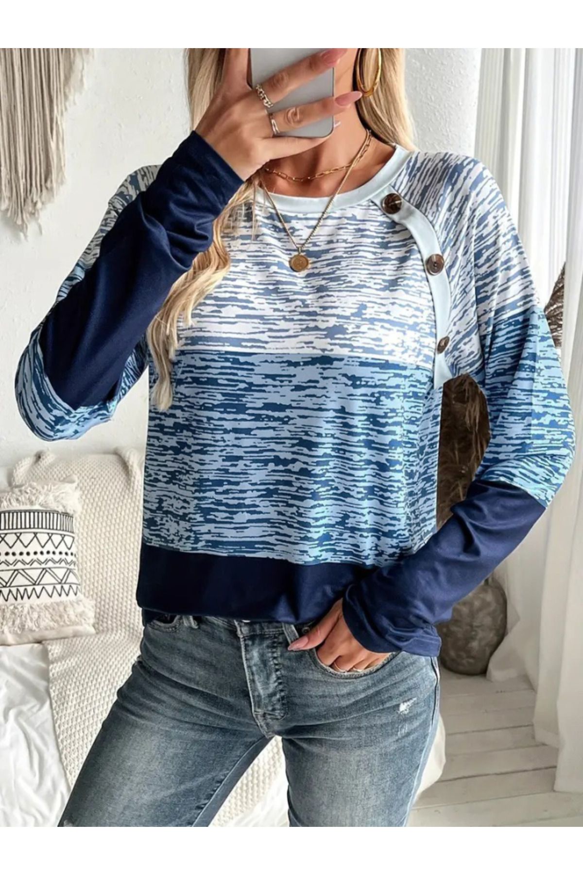 ARUZ MODA Kadın Uzun Kollu Yuvarlak Yaka Baskılı Düğme Detay Süprem Bluz