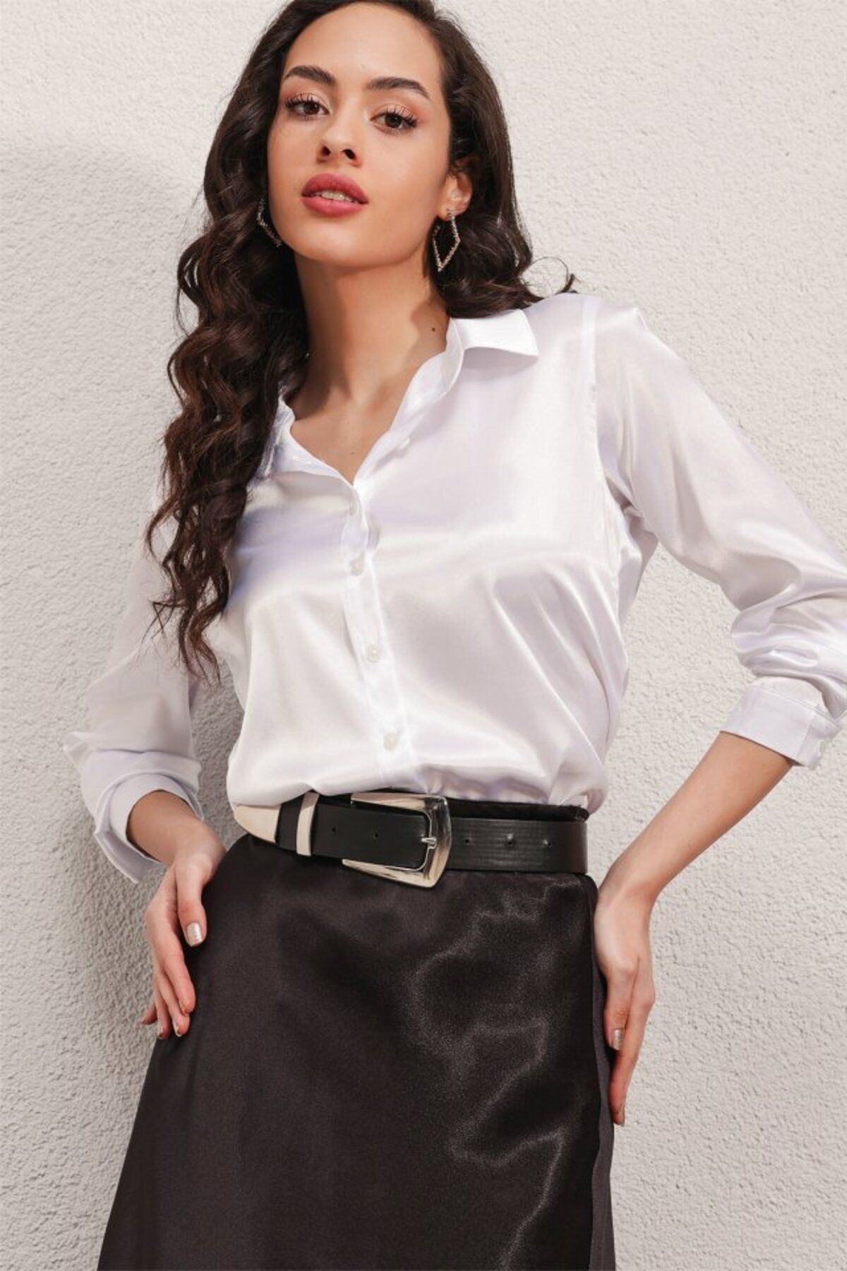ARUZ MODA 3964 Hafif Dökümlü Saten Gömlek - Beyaz