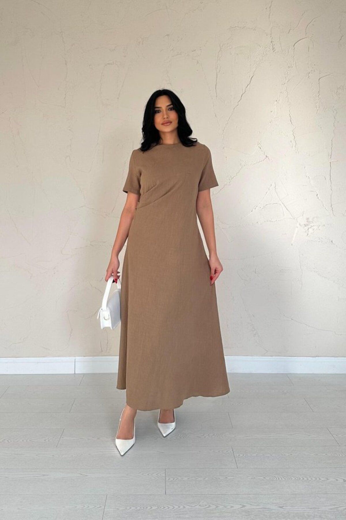 ARUZ MODA Kahverengi Pileli Bisiklet Yaka Elbise