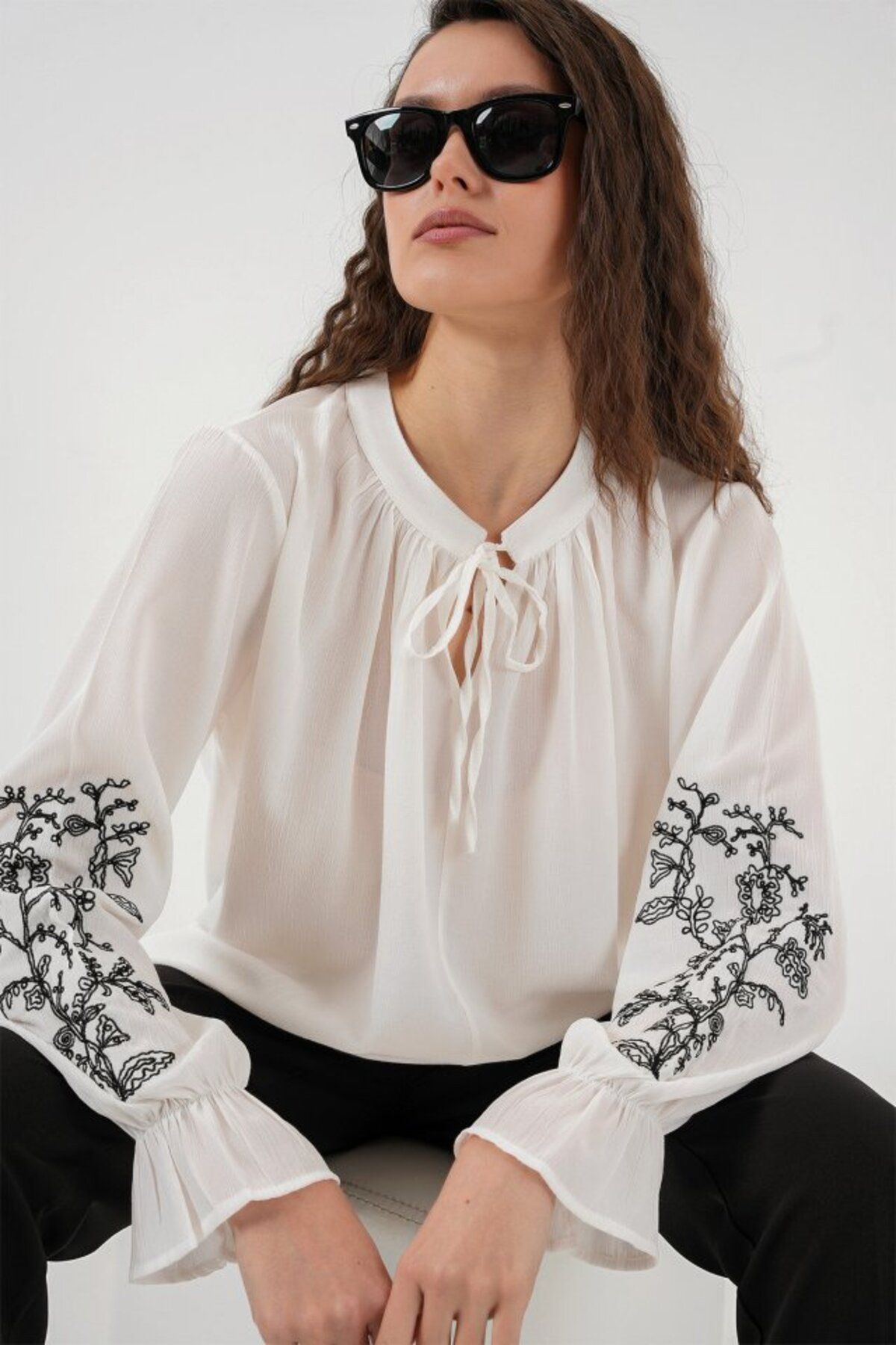 ARUZ MODA Nakışlı Örme Bluz 941 - Beyaz