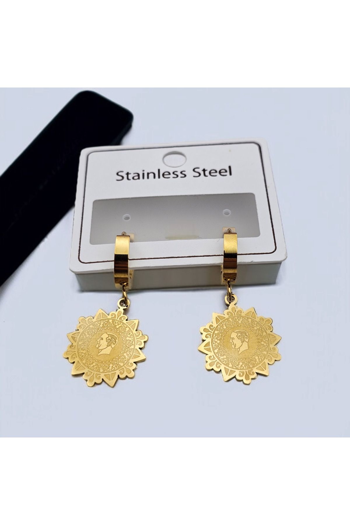 Meyra Accessories Kadın çelik küpe kararmaz paslanmaz altın yıldız desenli gold küpe lüx a kalite