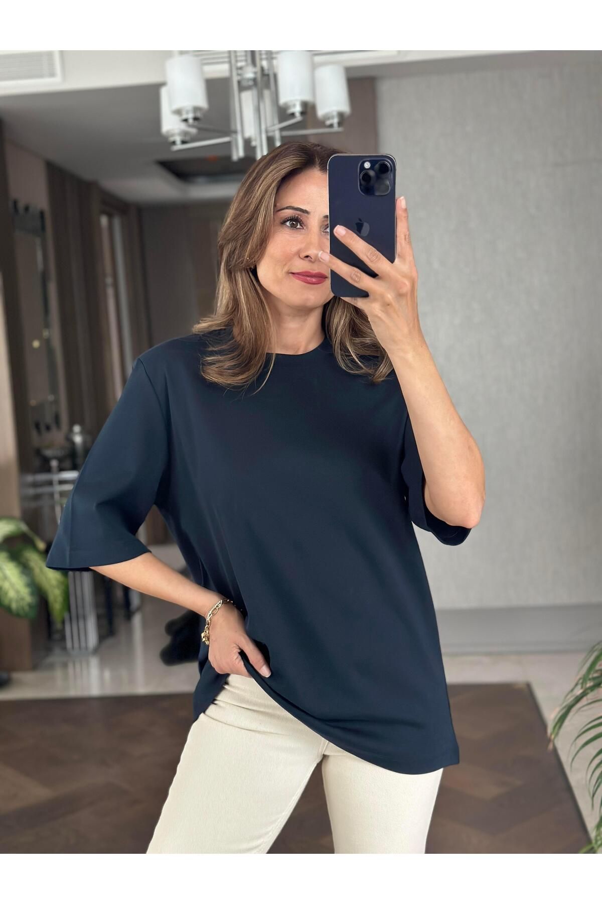 Forlady Butik Lacivert Vatkalı Oversize Mass Model Bisiklet Yaka Kısa Kol Kadın T-Shirt