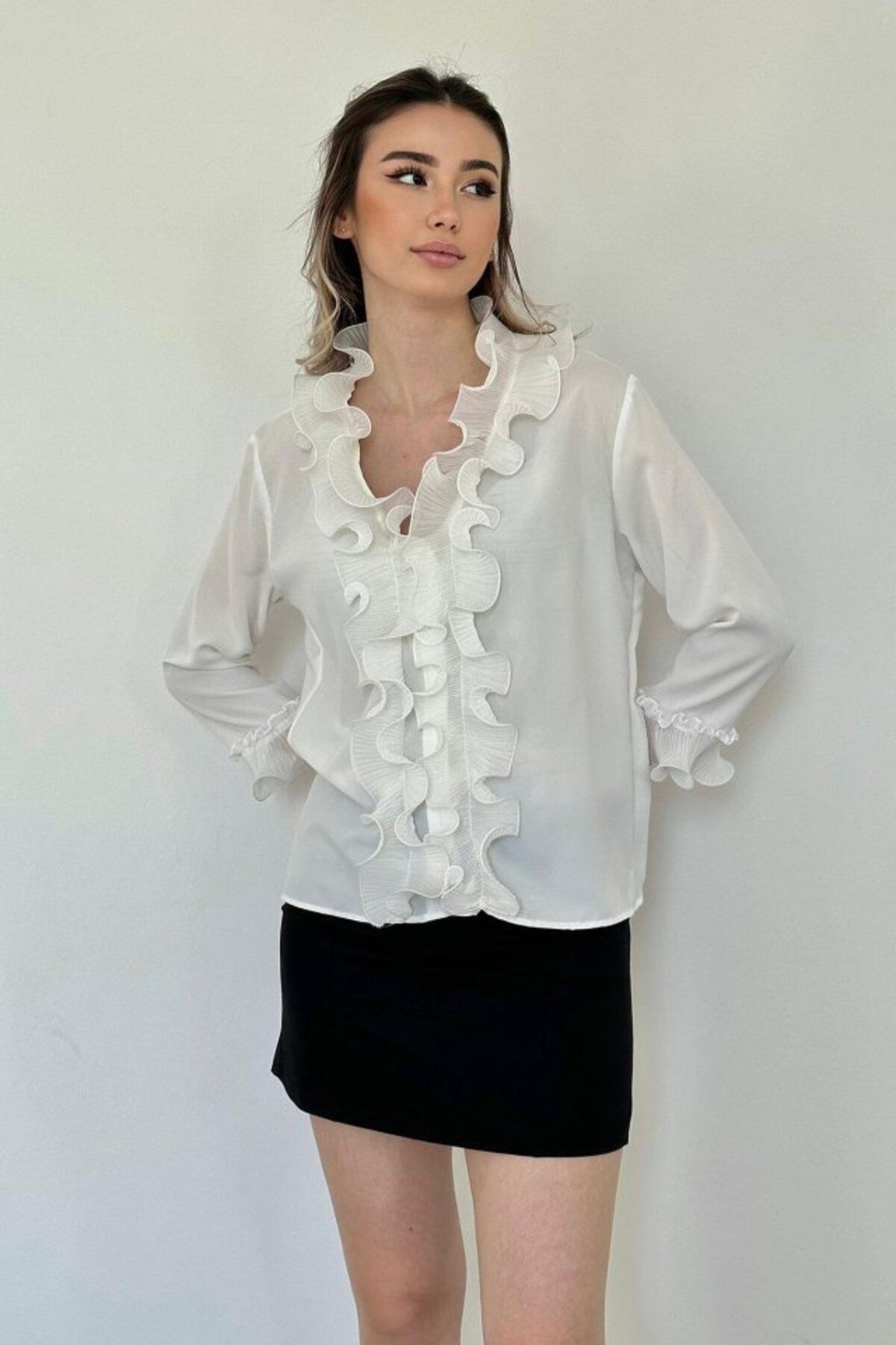ARUZ MODA Beyaz Yakası Volanlı Gömlek