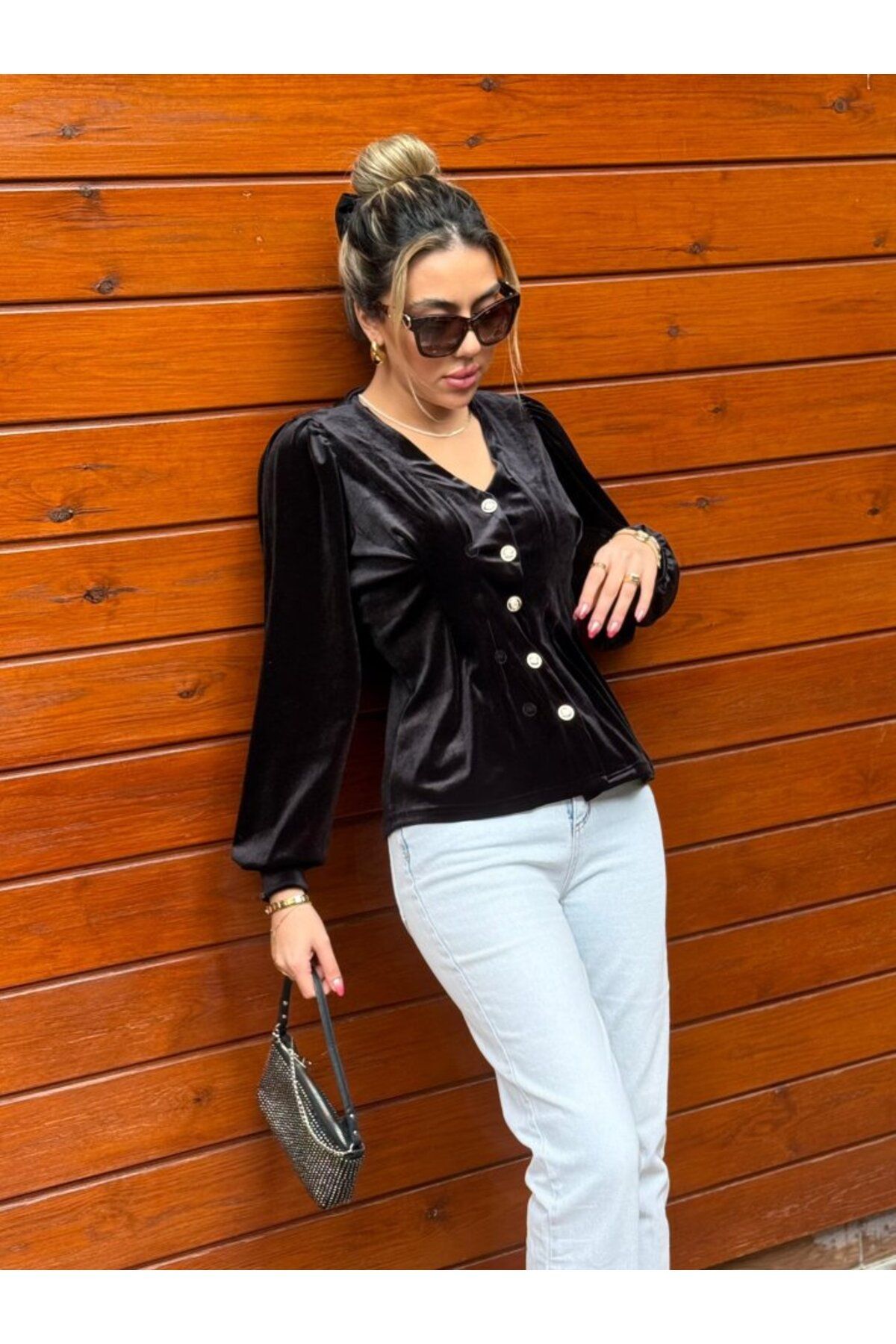 ARUZ MODA Kadın Uzun Kollu V Yakalı önden Düğmeli Kısa Kadife Bluz