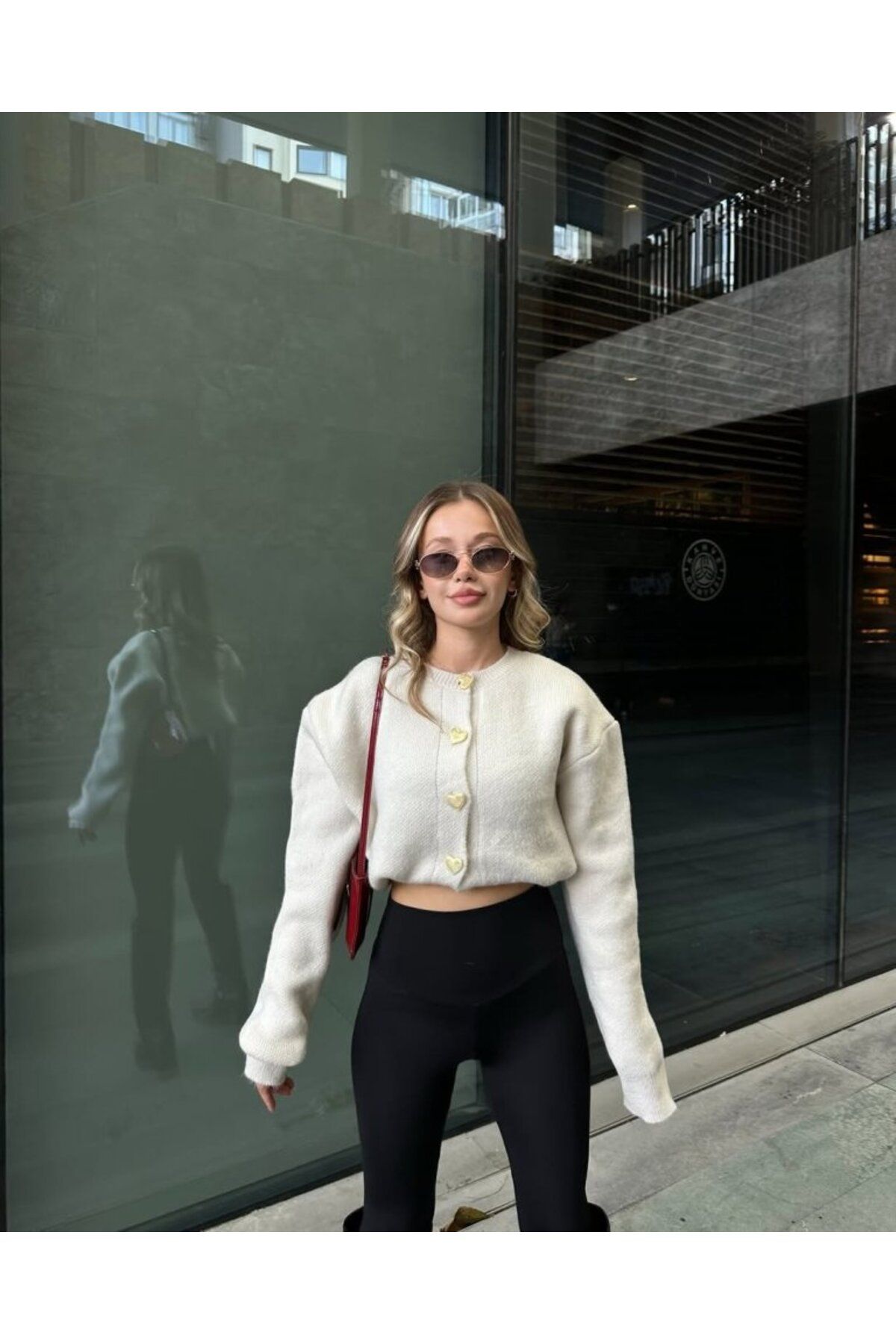 ARUZ MODA Kadın Uzun Kollu Kalp Düğme Detay Hırka