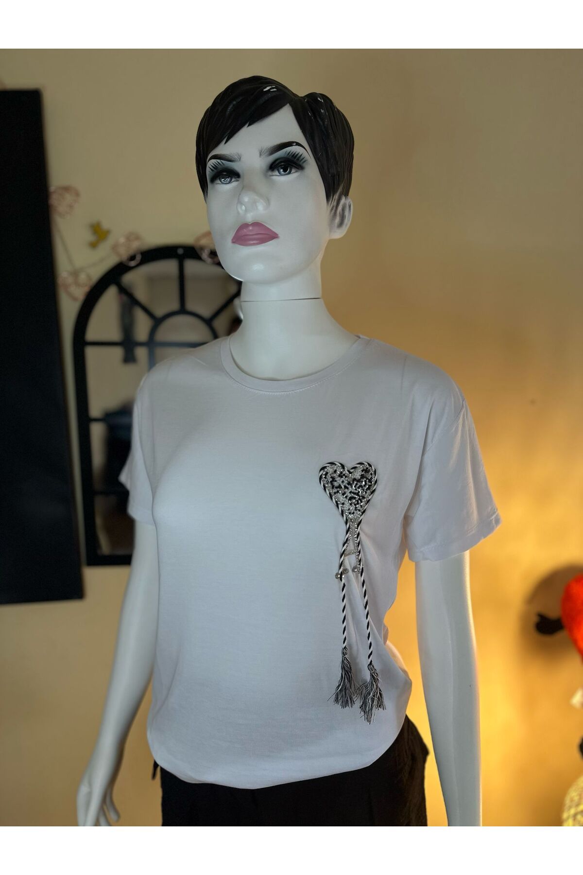 MADAM PARLA Kadın Nakışlı Sıfır Yaka T-Shirt