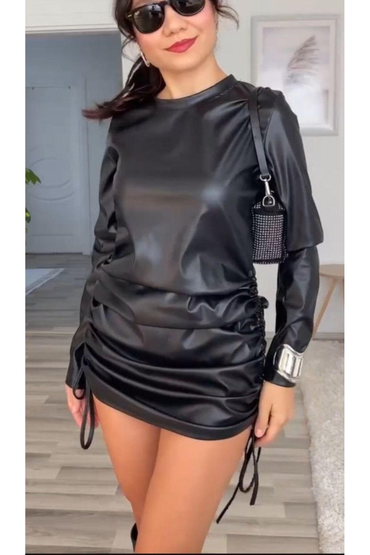 ARUZ MODA Kadın Uzun Kollu Bisiklet Yaka Yandan Büzgülü Kısa Deri Elbise