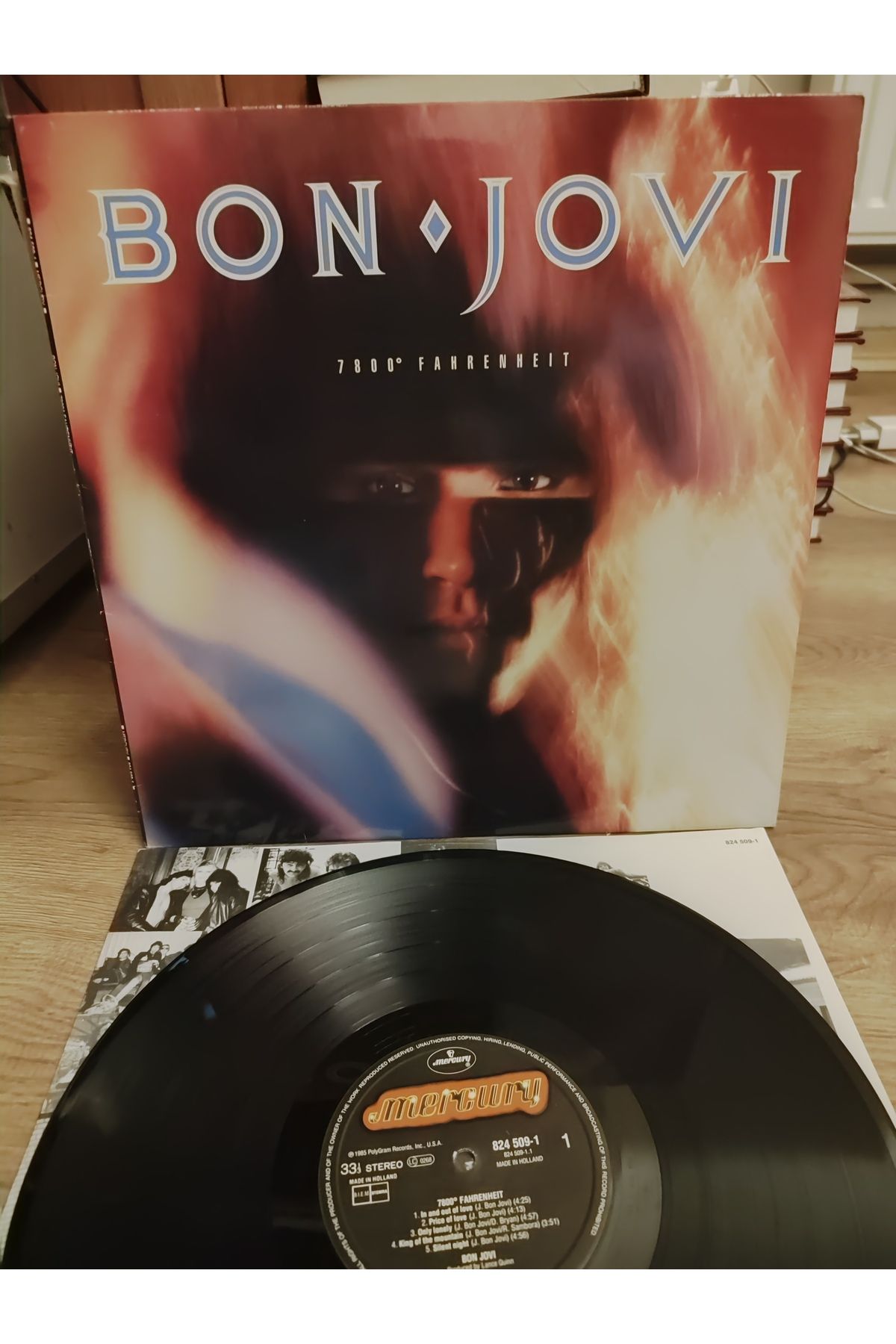 Plakperest BON JOVI - 7800° Fahrenheit - 1985 USA Basım 33lük LP Plak 2.el