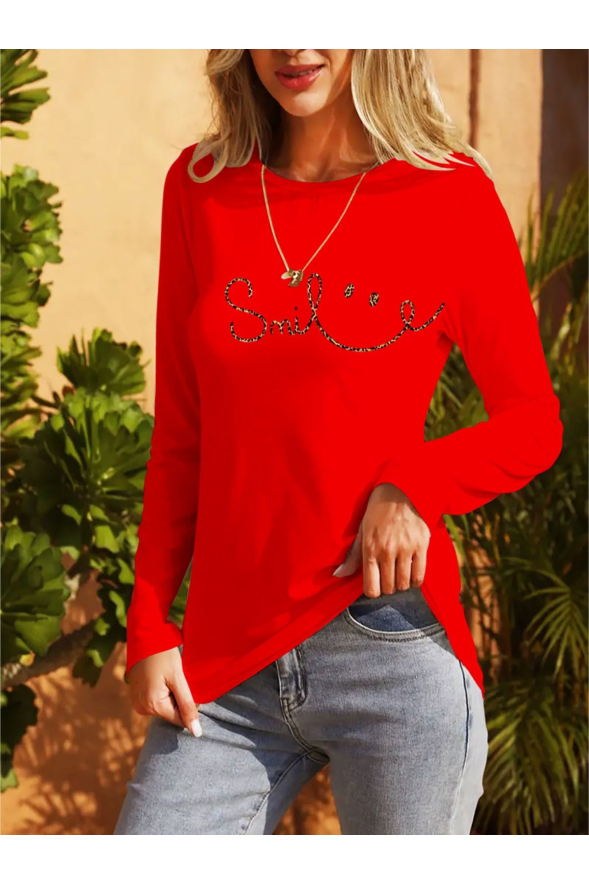 ARUZ MODA Kadın Uzun Kollu Bisiklet Yaka Gülümseyen Surat Desenli Viskon Bluz