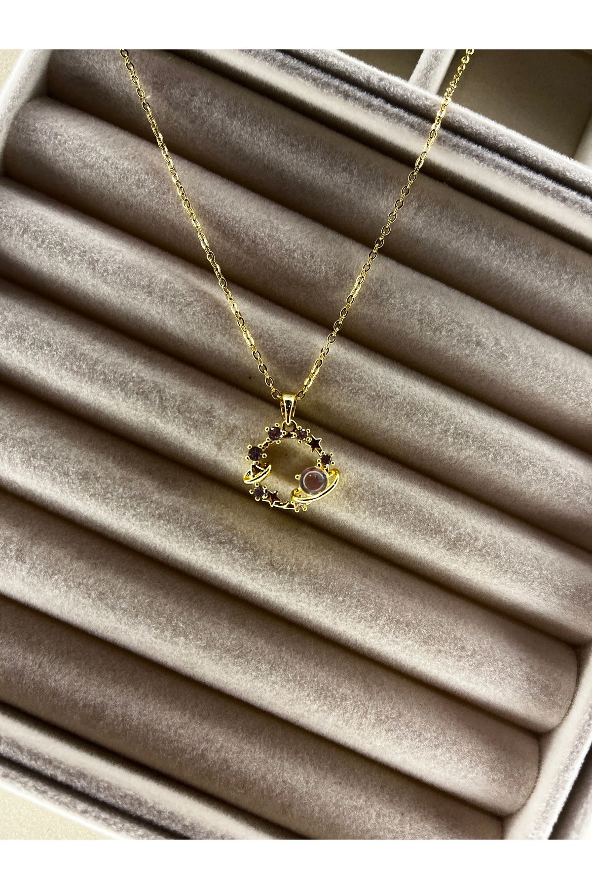 Lilac Jewelry 316L Çelik Zincir Gold Renk Zirkon Taşlı Gezegen Kolye