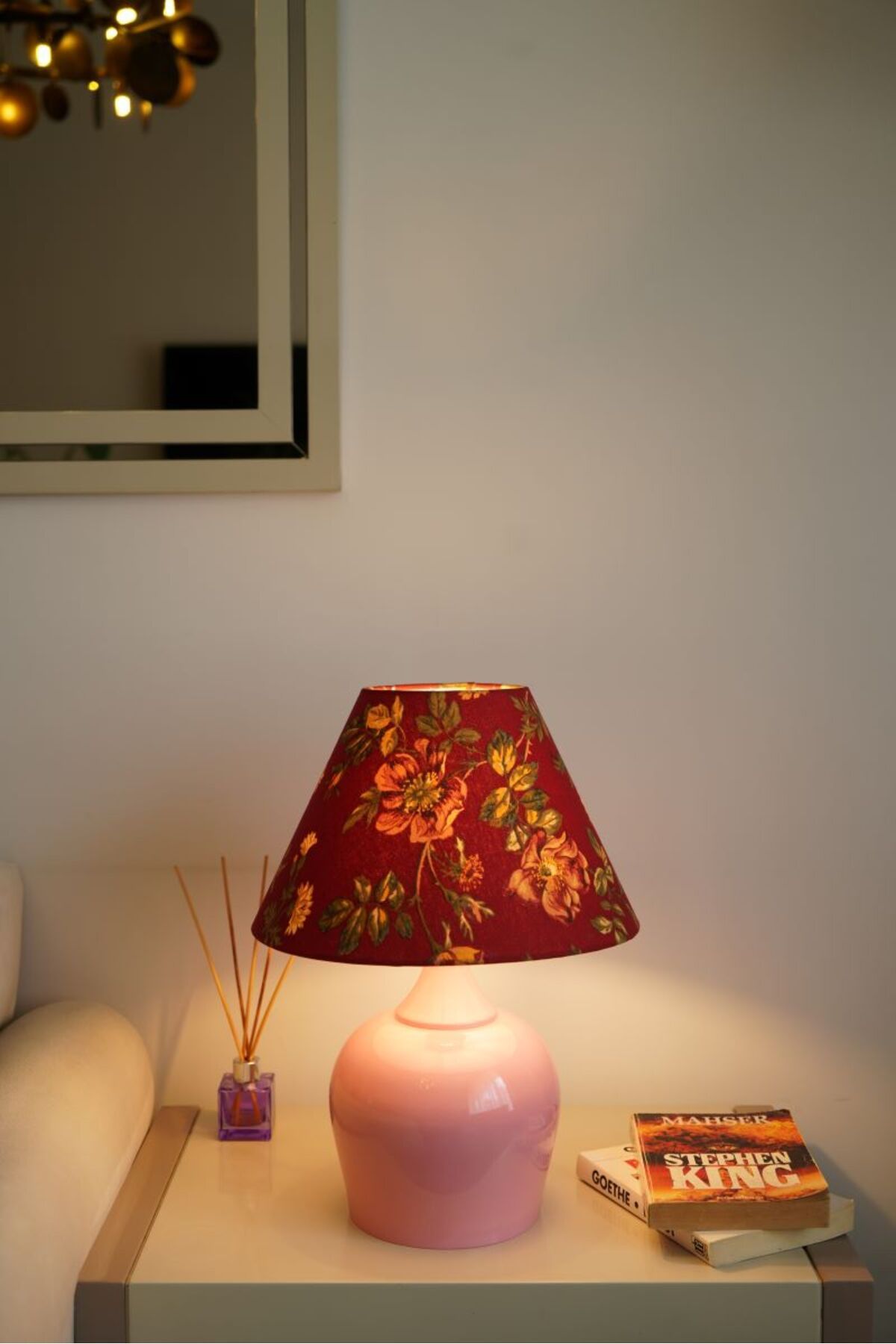 retro home design Pembe Ayaklı Kırmızı Çiçek Baskılı Masa Lambası Abajur 1 Adet Salon Yatak Odası