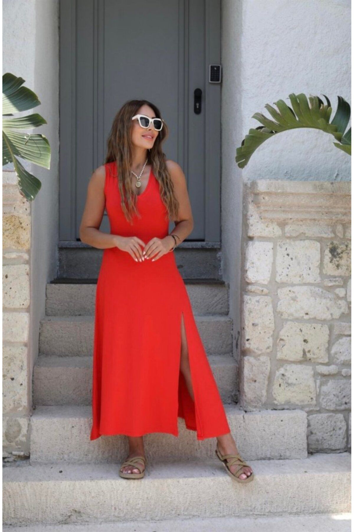 ARUZ MODA Kadın Askılı V Yakalı Yırtmaçlı Viskon Elbise