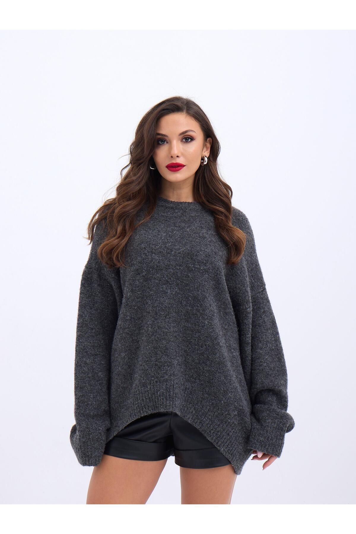 ARUZ MODA 43101 TRİKO ÖNÜ KISA SALAŞ KAZAK-ANTRASİT