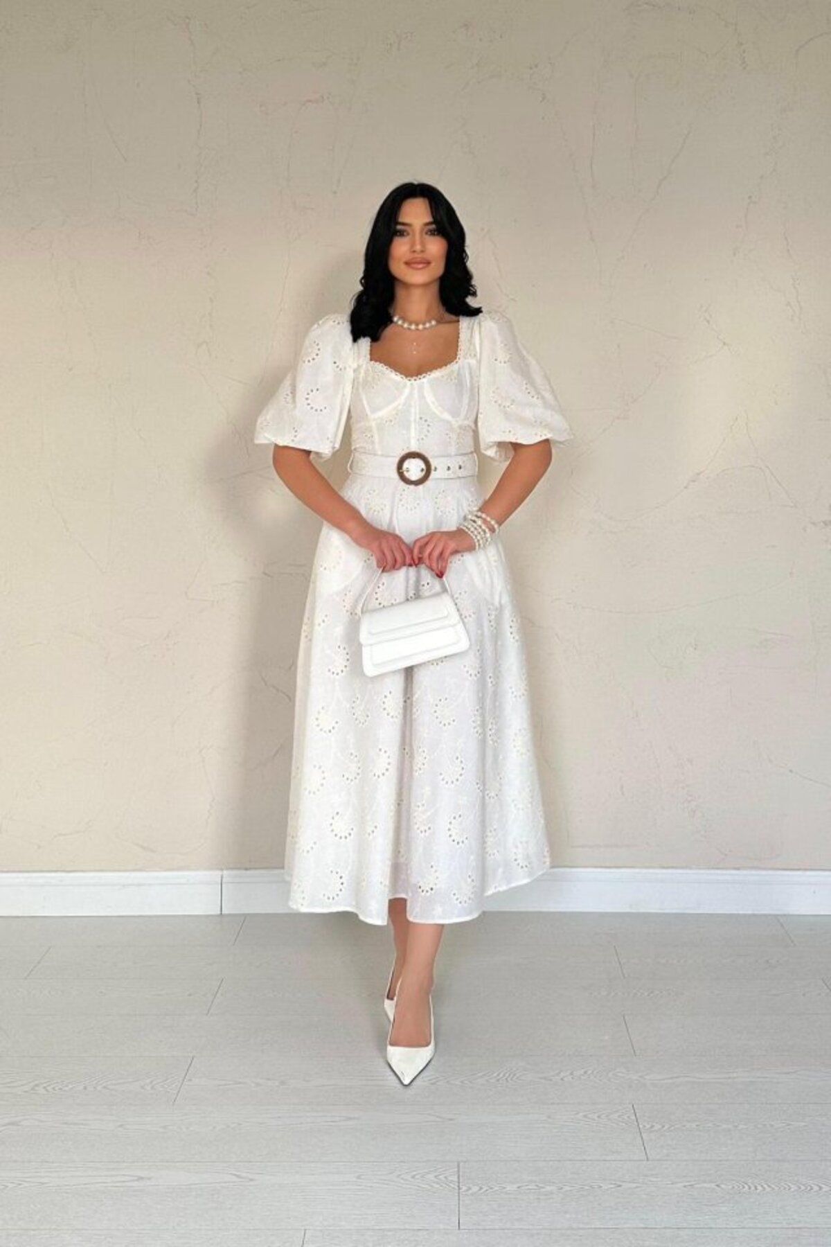 ARUZ MODA Ekru Göğüs Kup Detaylı Kemerli Brode Elbise