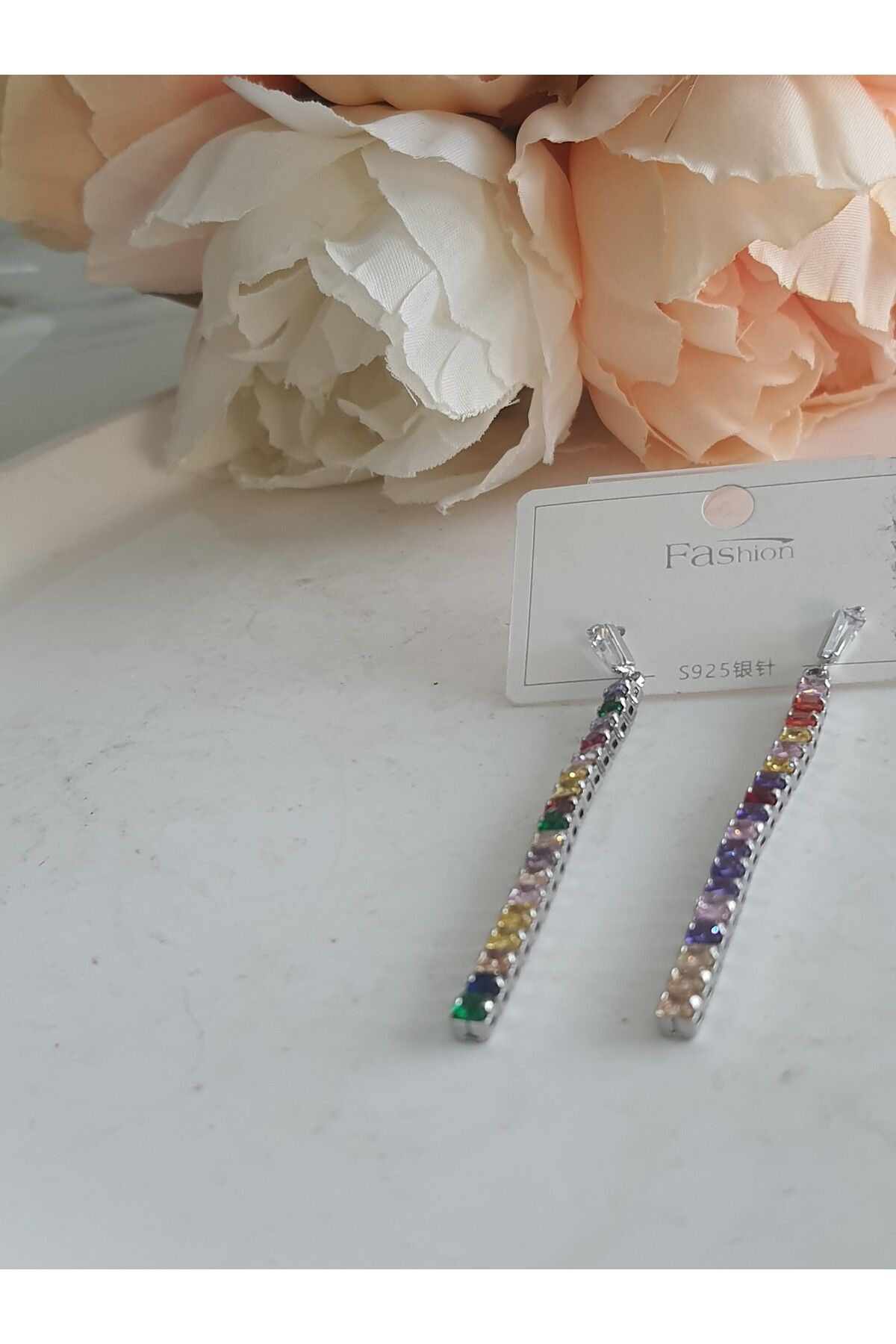 özlemmmoda Zirkon Taşlı Sallantılı Küpe Renkli