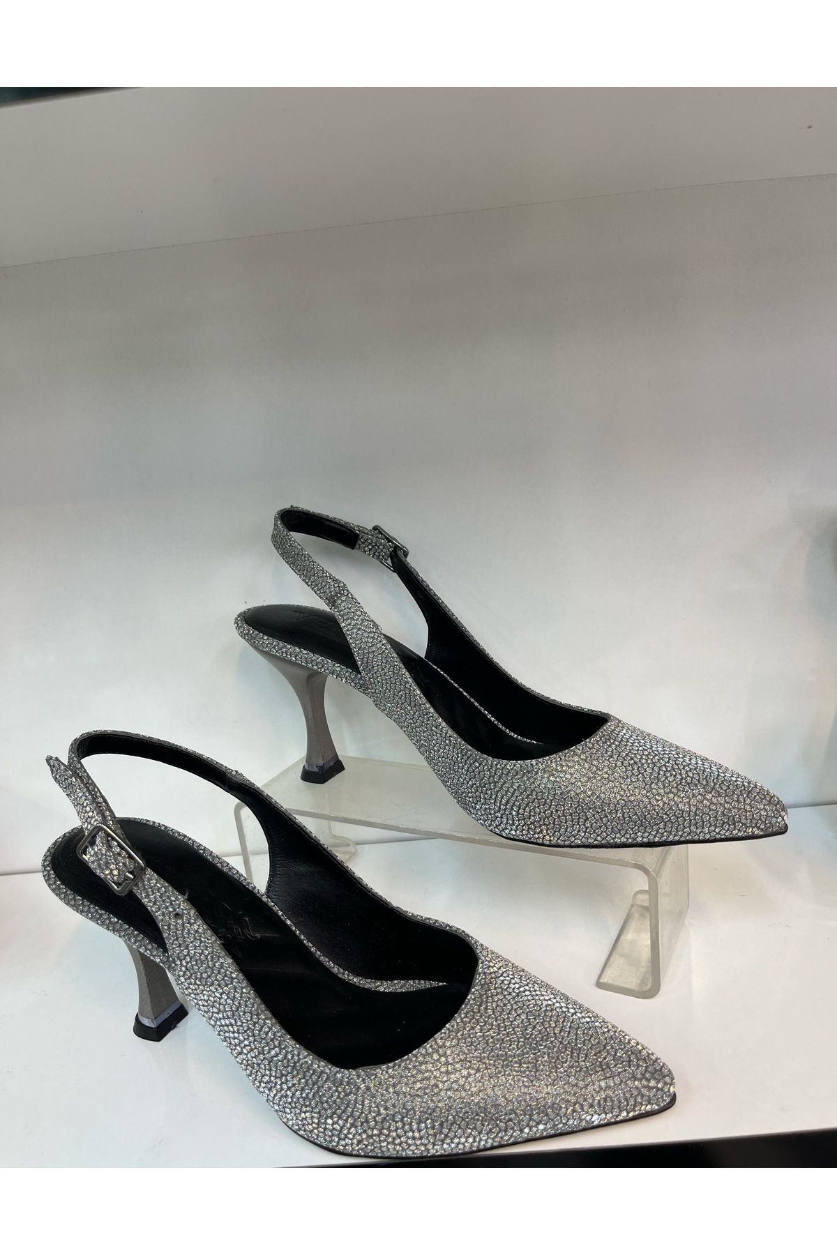 Forever Antrasit taşlı stiletto