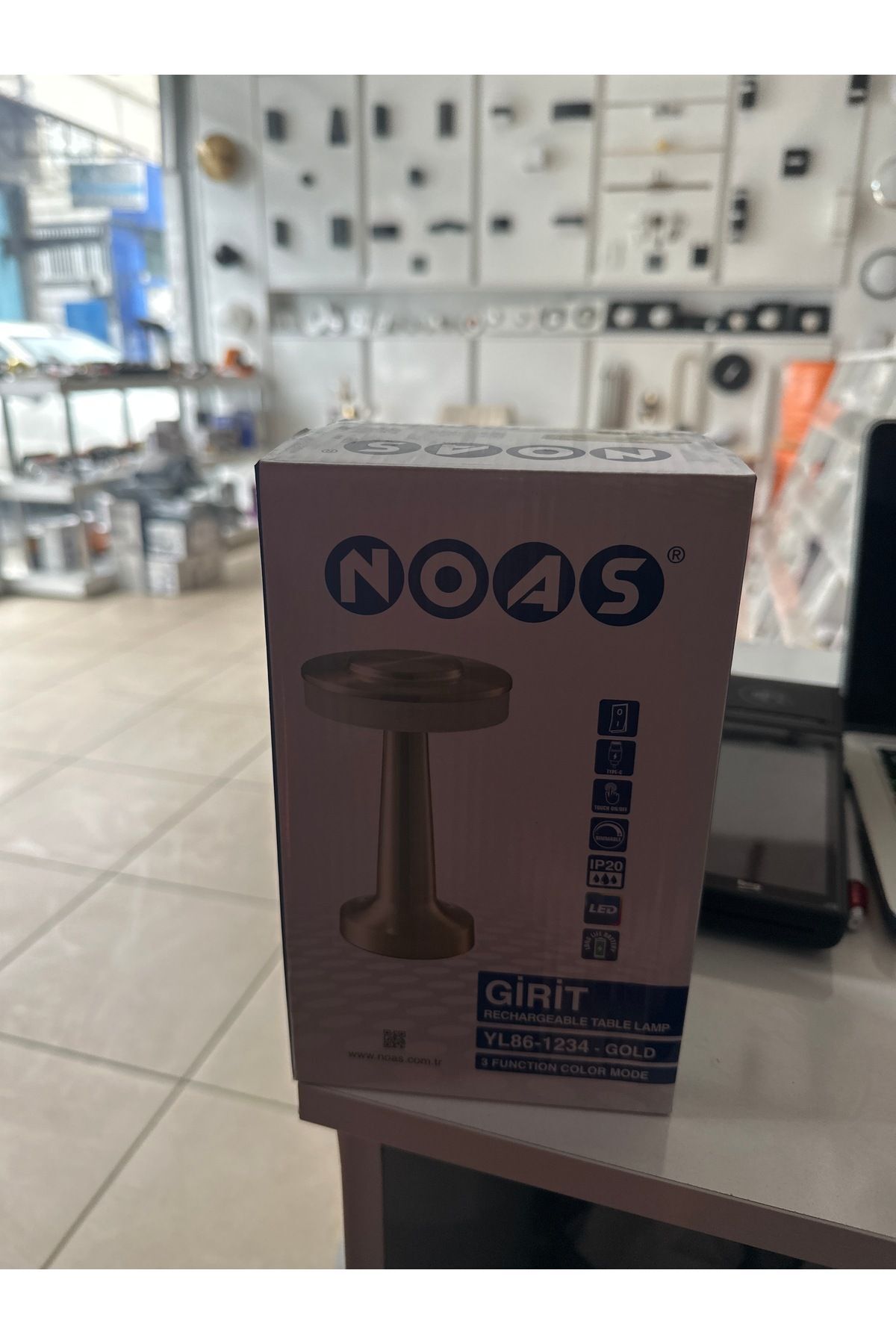 Noas Girit Şarzlı Masa Lambası