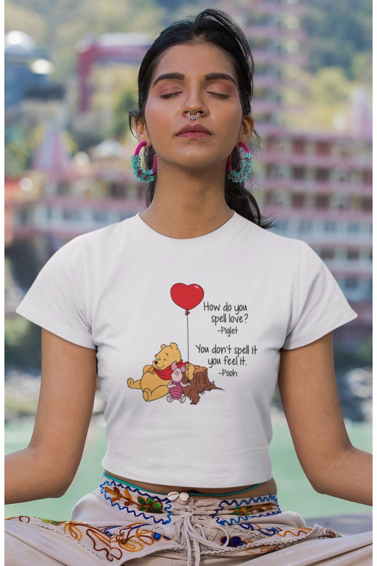Fuddy Moda Pooh Ve Piglet Love Baskılı Crop Top, Kadın Çizgi Film Temalı Crop Bluz